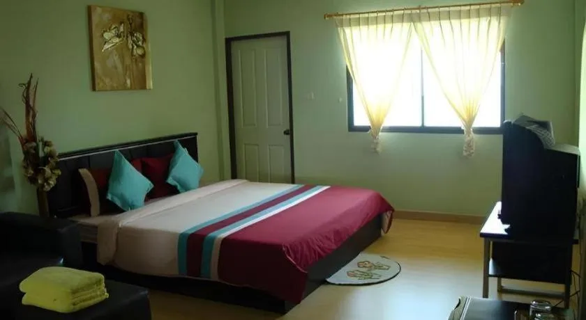 Bed in Sea Beach Koh Larn 1