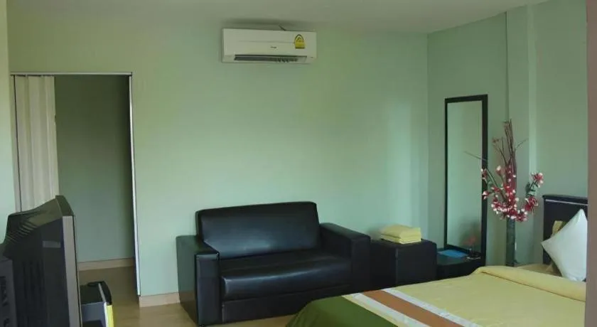 Bed in Sea Beach Koh Larn 1