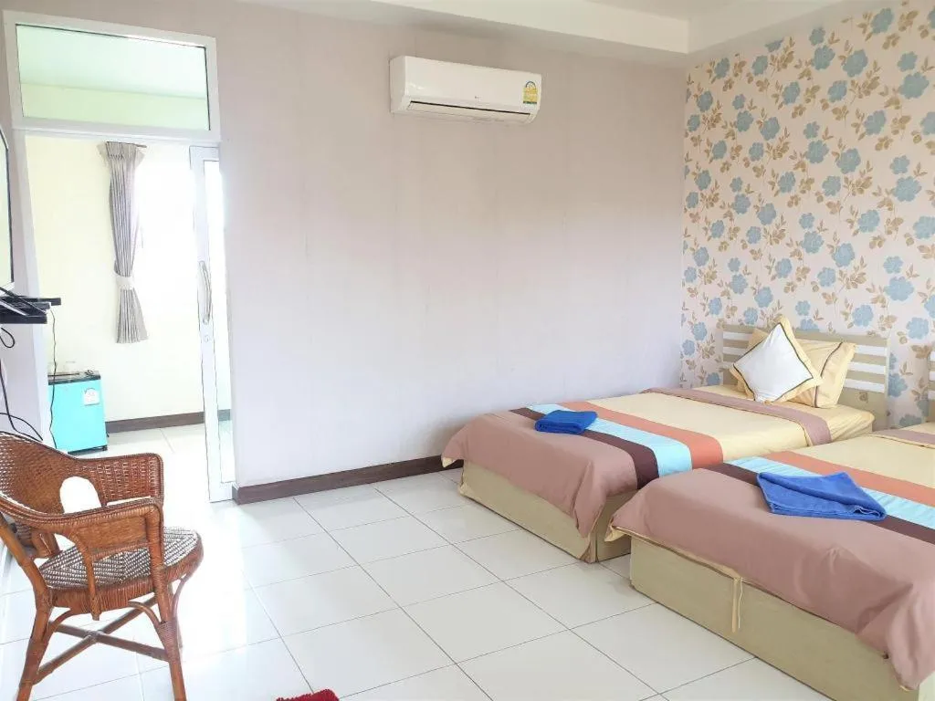 Bed in Sea Beach Koh Larn 1