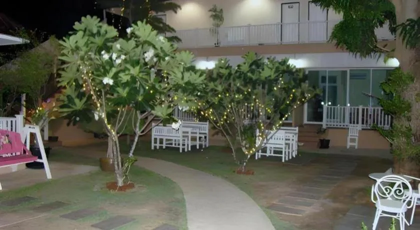 Sea Beach Koh Larn 1