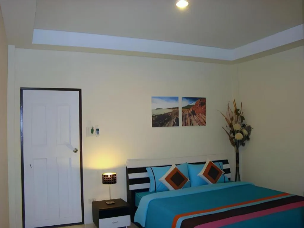 Bed in Sea Beach Koh Larn 1