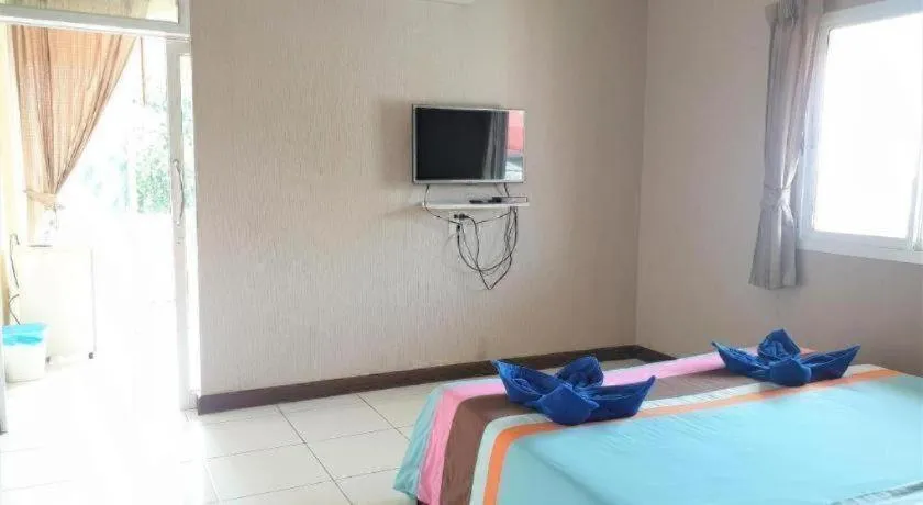 Bed in Sea Beach Koh Larn 1