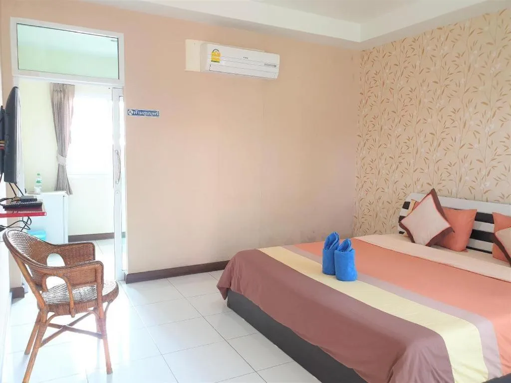 Bed in Sea Beach Koh Larn 1