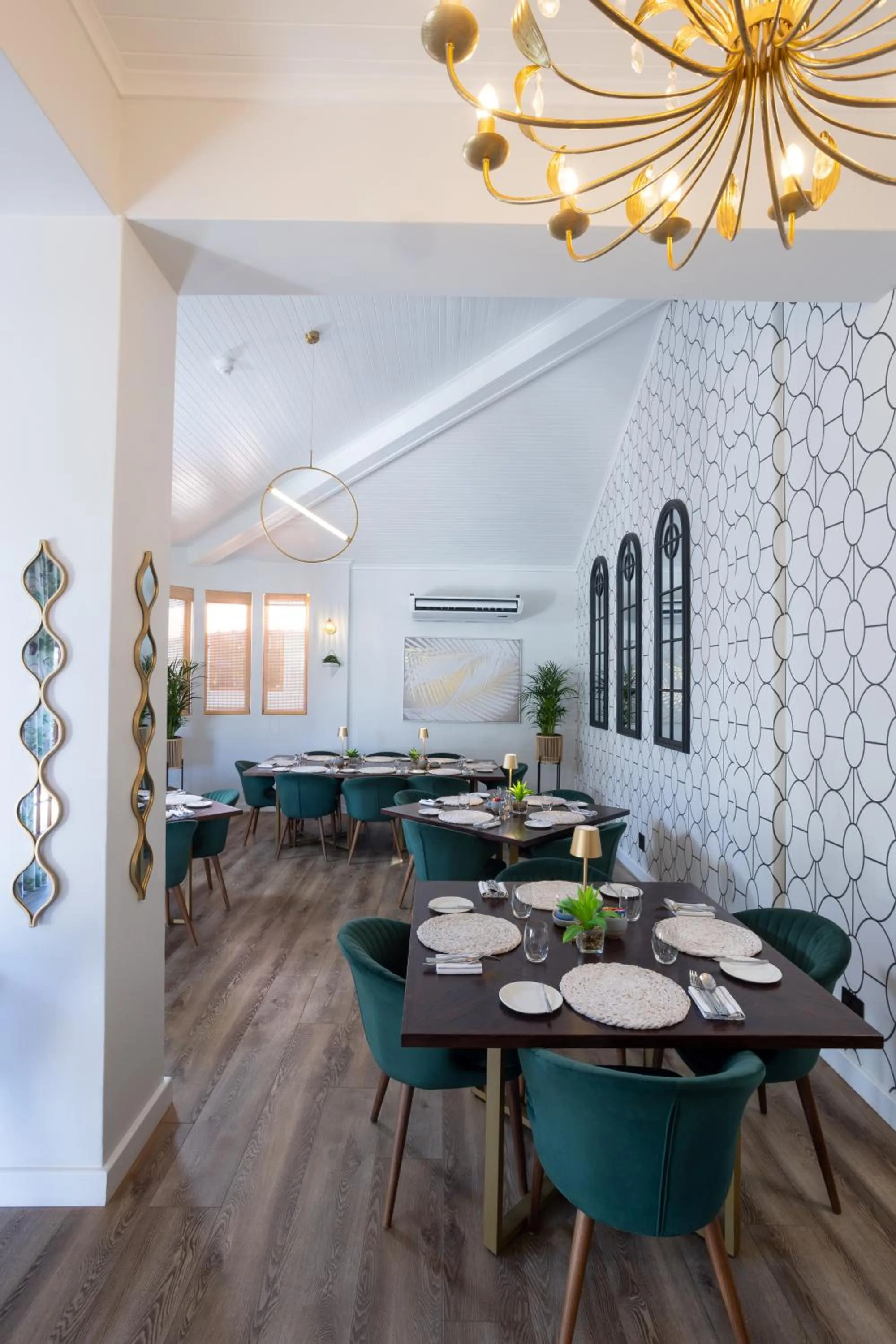 Restaurant/places to eat in Palm House Boutique Hotel and Spa