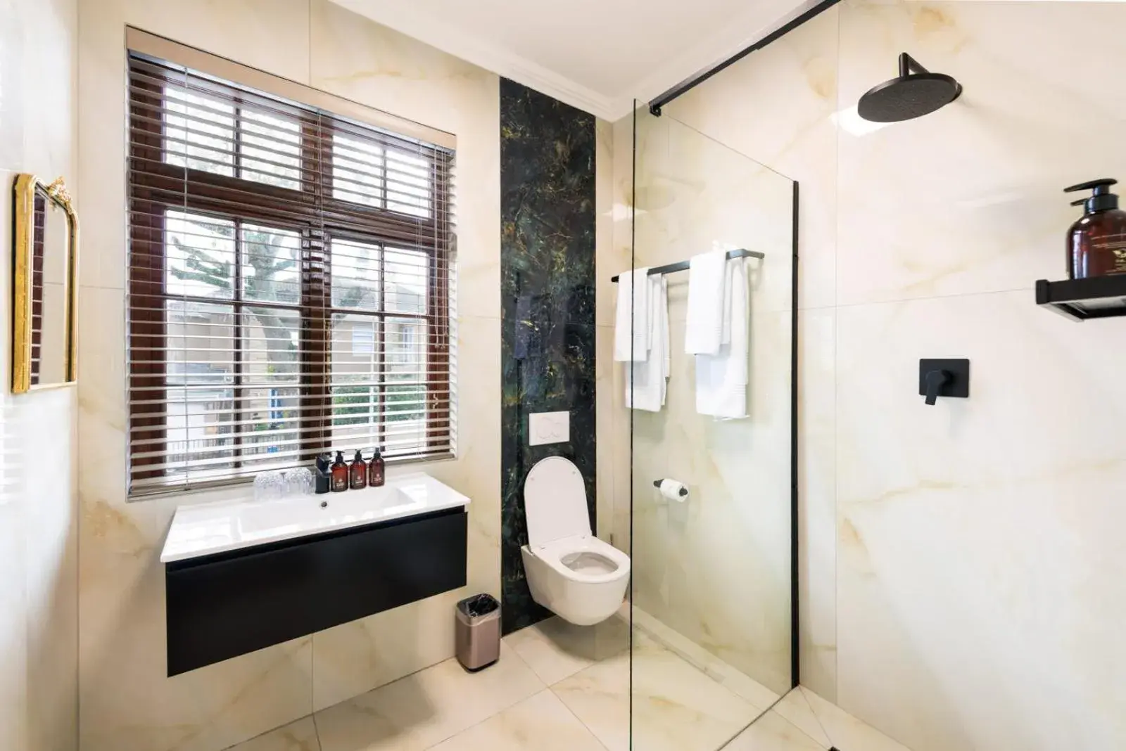 Deluxe Double Room in Palm House Boutique Hotel and Spa Deluxe Double Room in Palm House Boutique Hotel and Spa