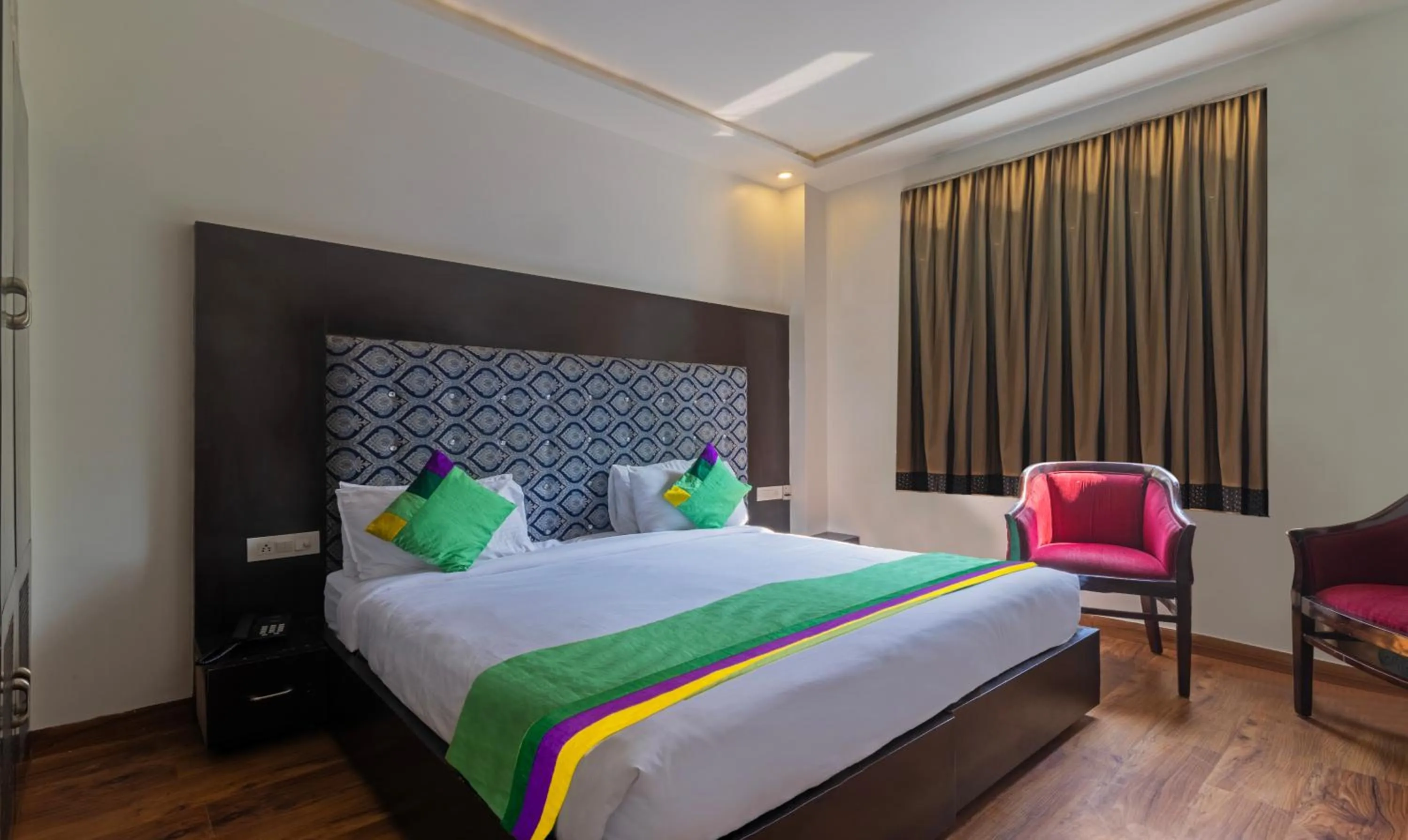 Bedroom, Bed in Treebo The Royal Taj, Near Taj Mahal