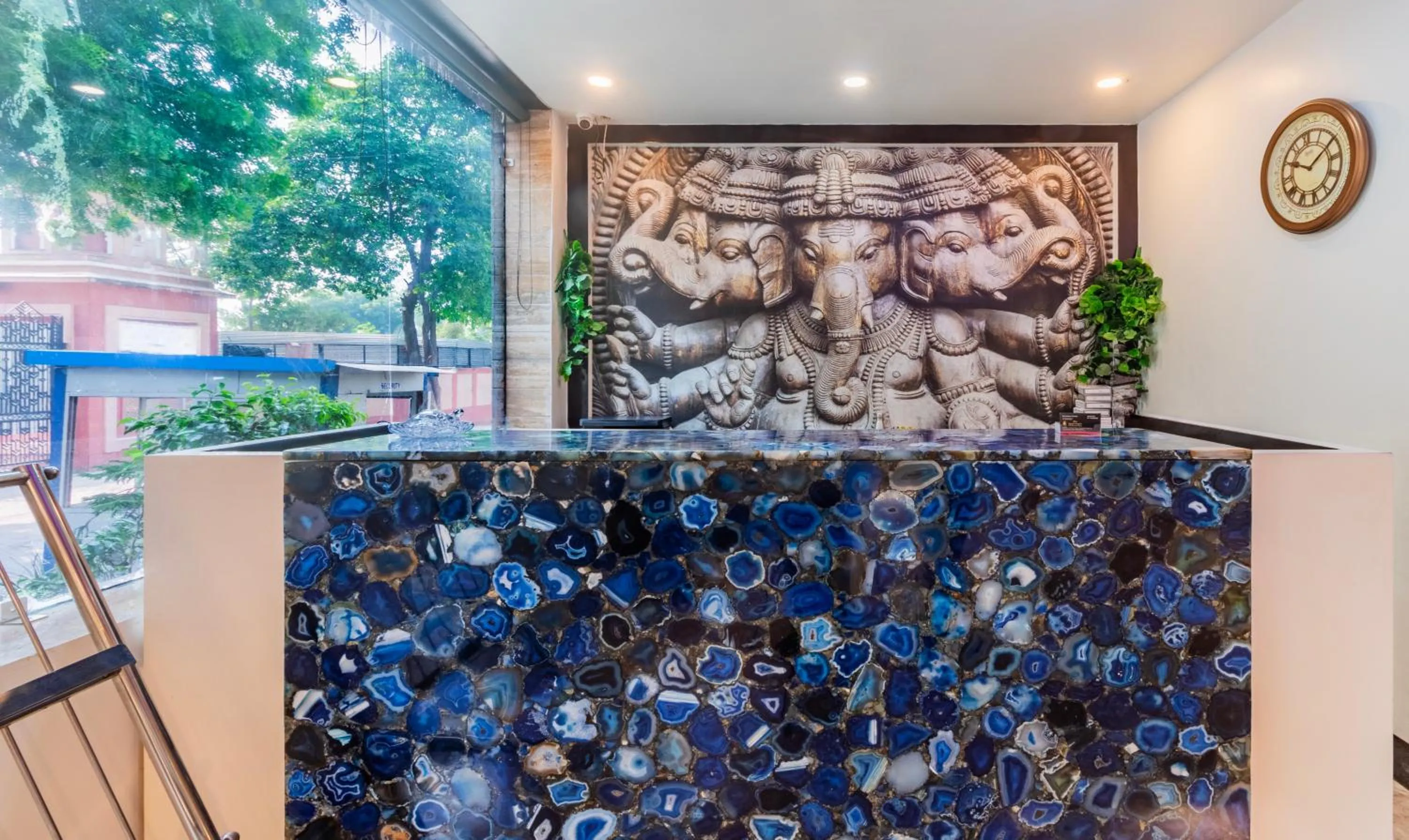 Lobby or reception in Treebo The Royal Taj, Near Taj Mahal