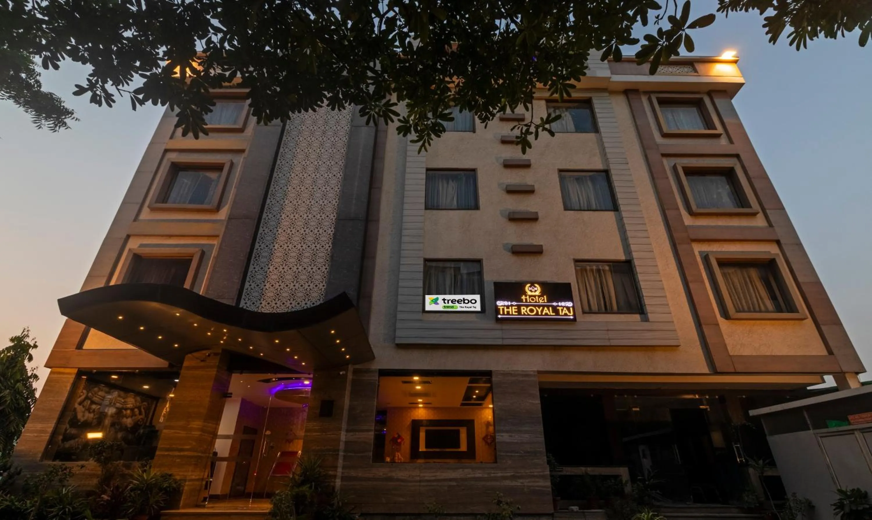 Facade/entrance in Treebo The Royal Taj, Near Taj Mahal