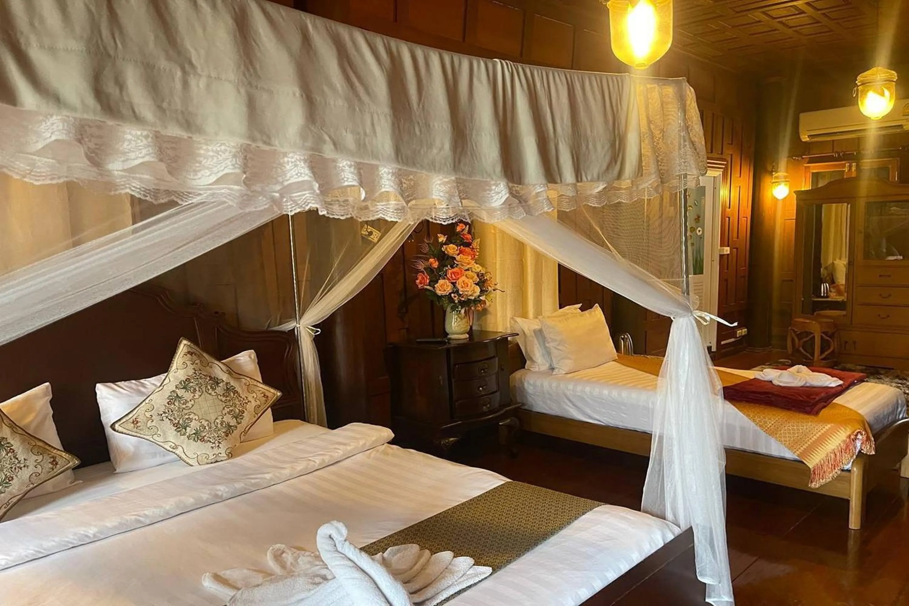 Bedroom in Ruenthai Ayutthaya Resort and Restaurant