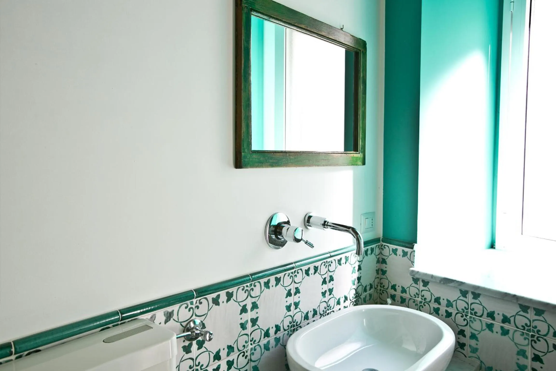 Shower in La Via del Carretto B&B