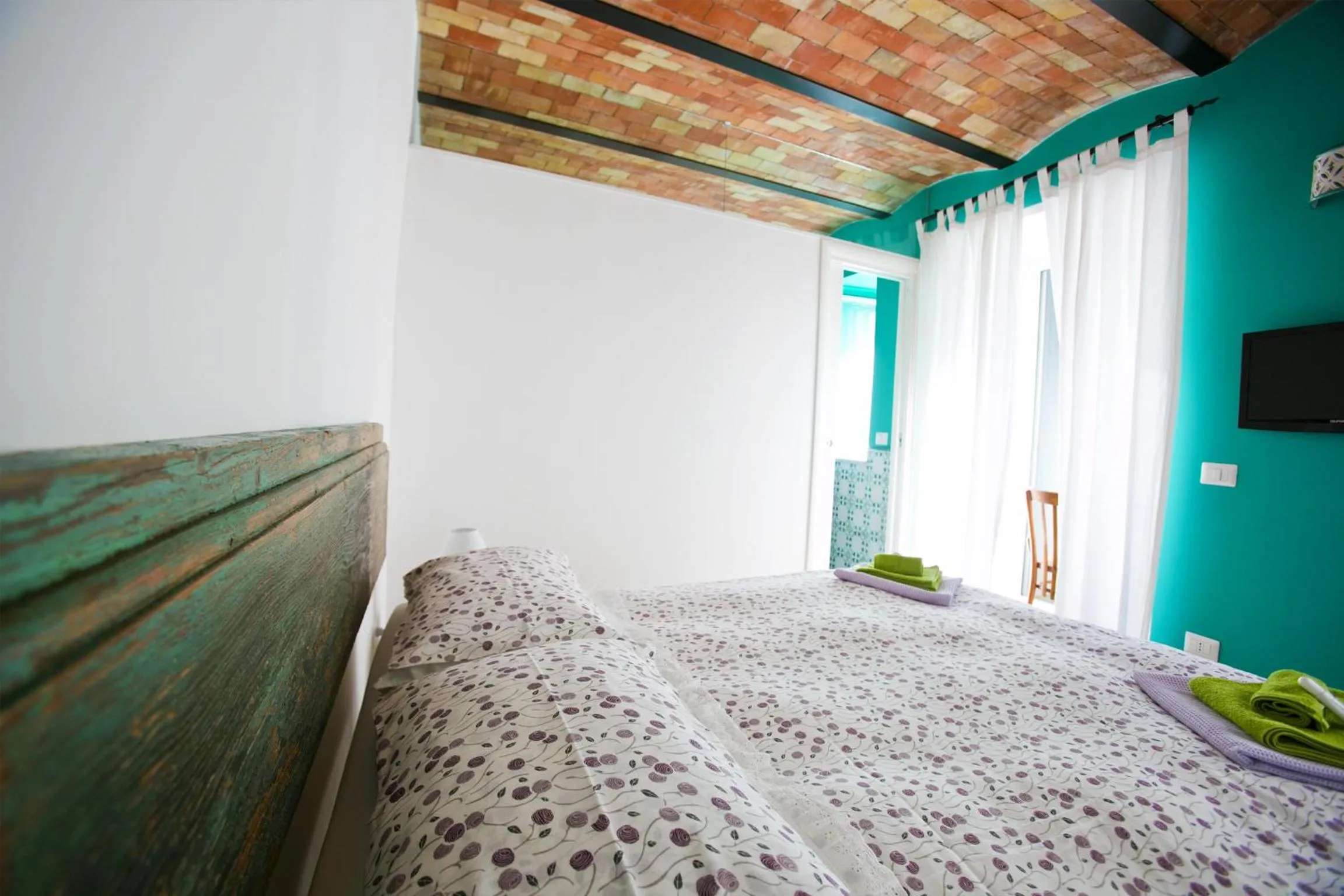 Photo of the whole room, Bed in La Via del Carretto B&B