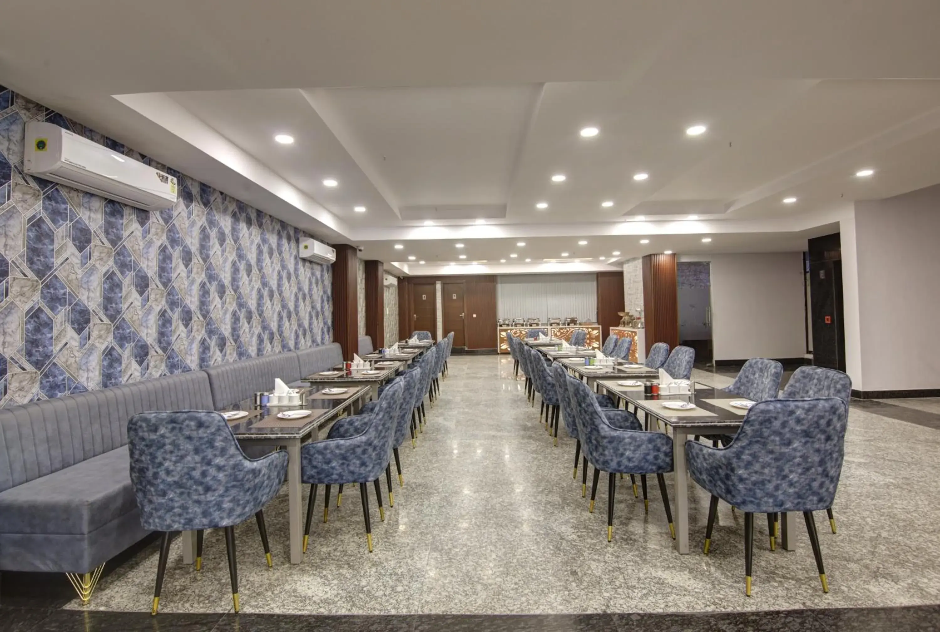 Restaurant/places to eat in Hotel La Mirage Restaurant/places to eat in Hotel La Mirage