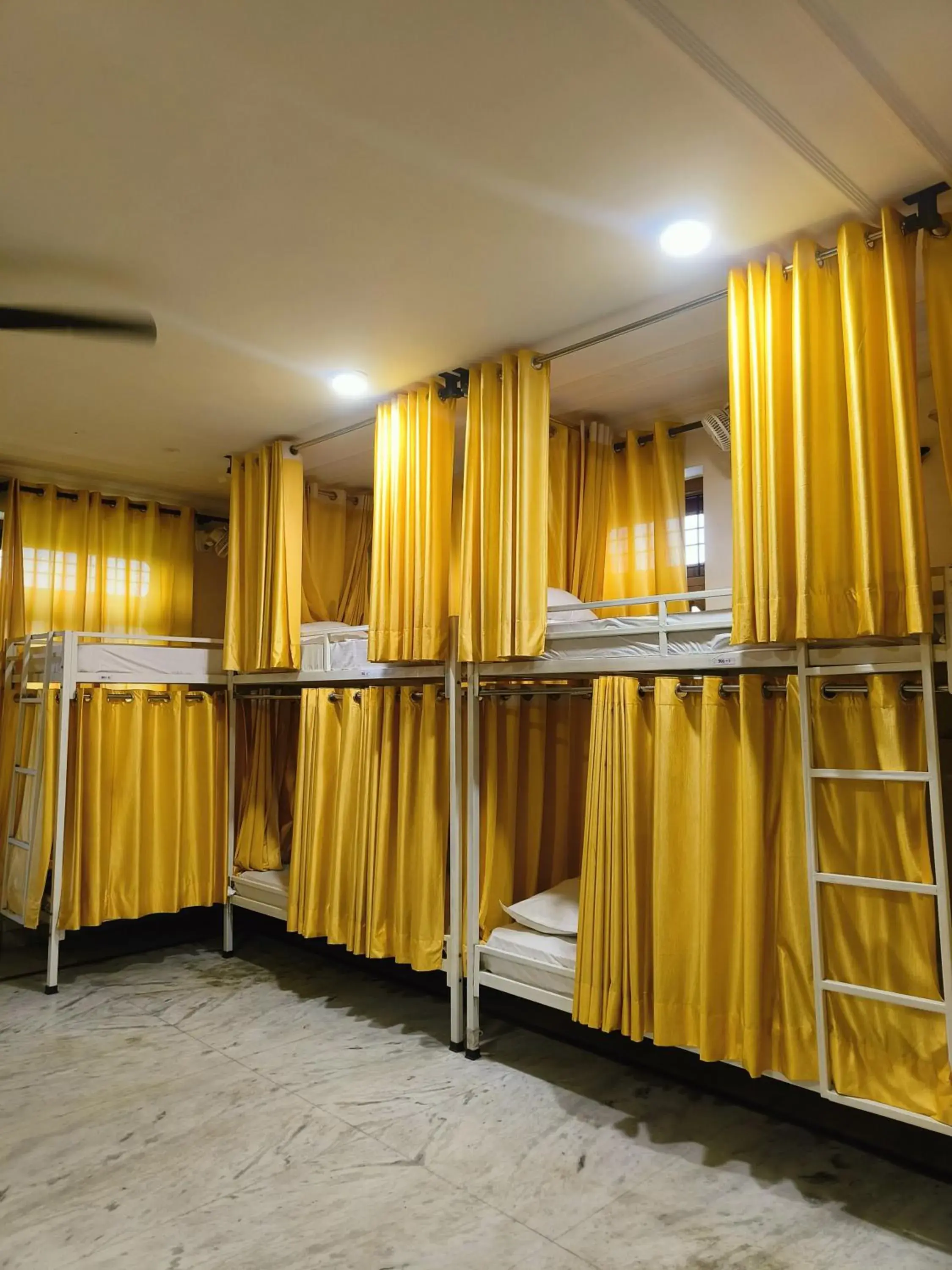 bunk bed in Ohh Hostler bunk bed in Ohh Hostler