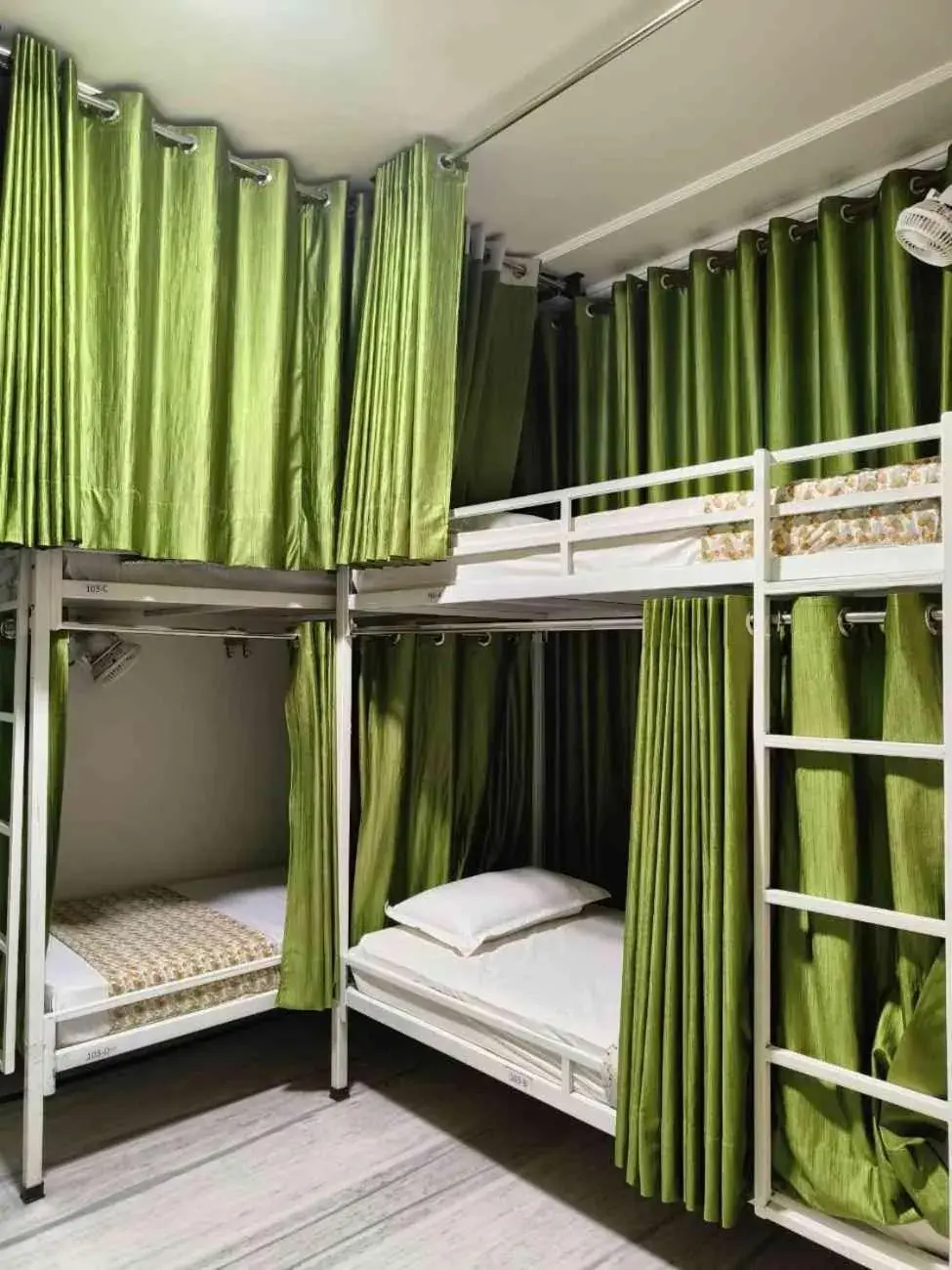 bunk bed, Bed in Ohh Hostler bunk bed, Bed in Ohh Hostler