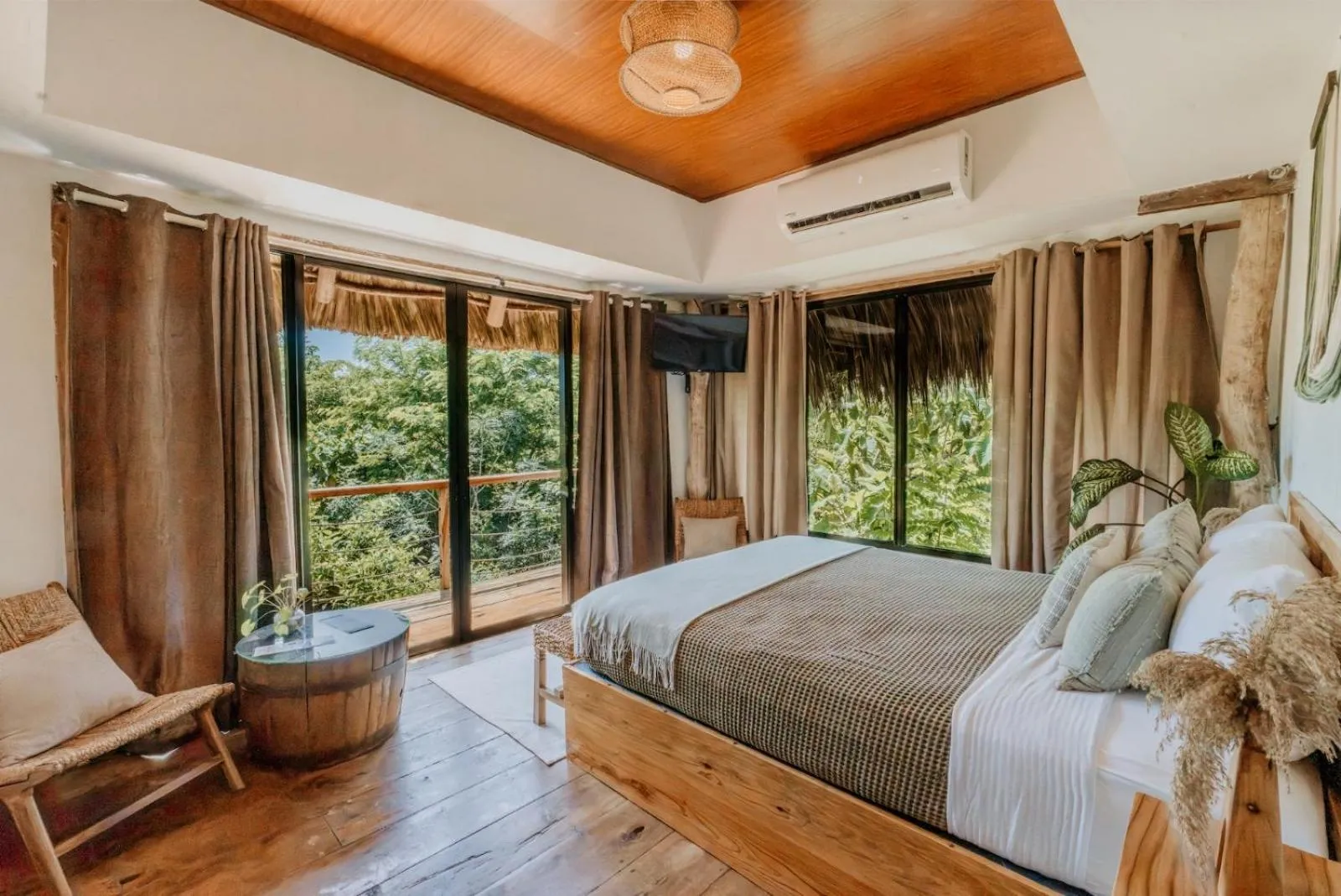 Bed in NAIA - Miravalle