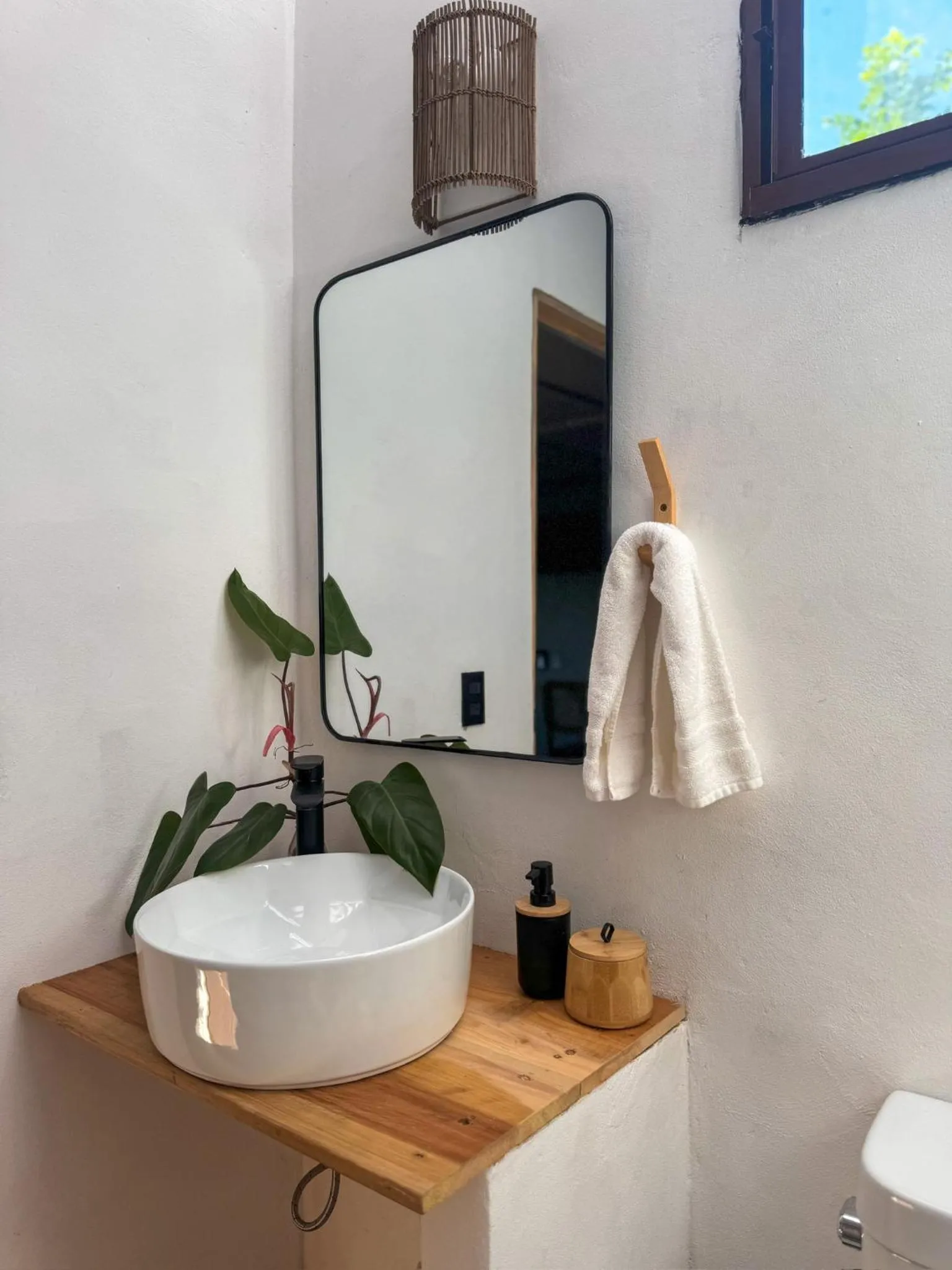 Bathroom in NAIA - Miravalle