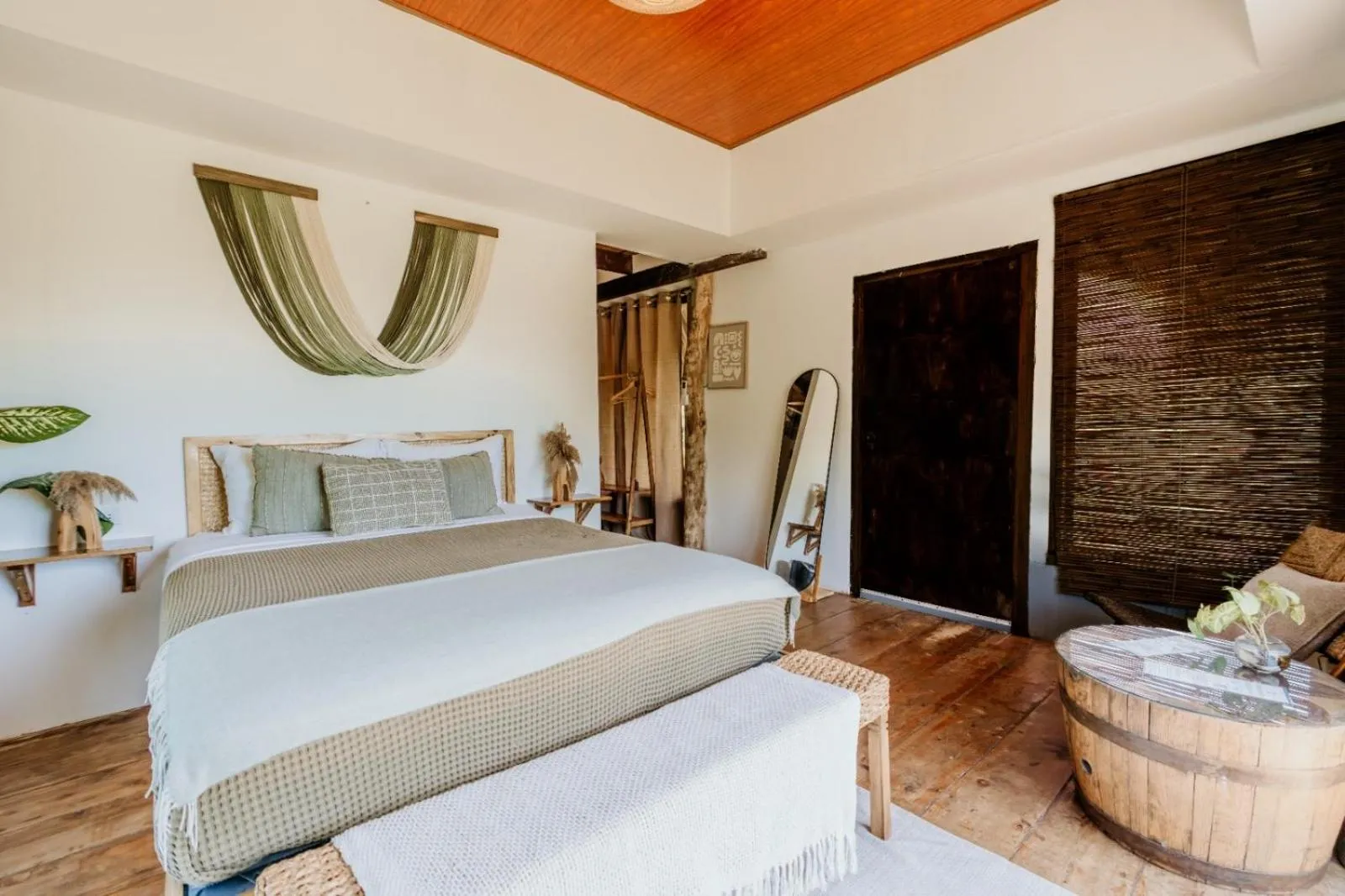 Bed in NAIA - Miravalle