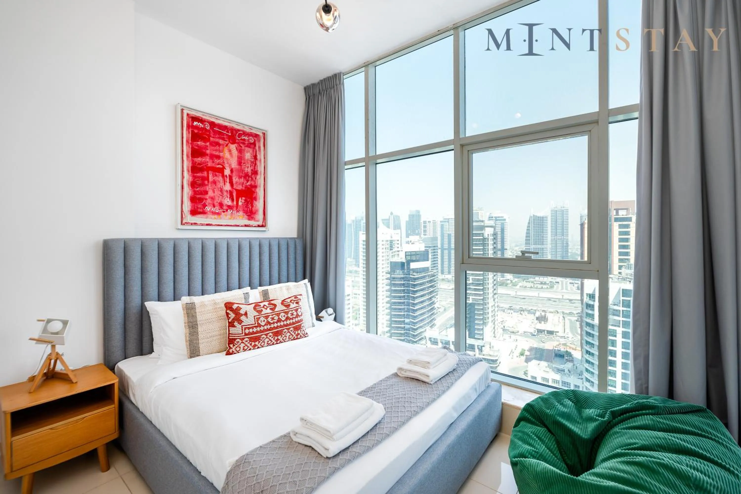 Bed in Continental Tower, Dubai Marina - Mint Stay