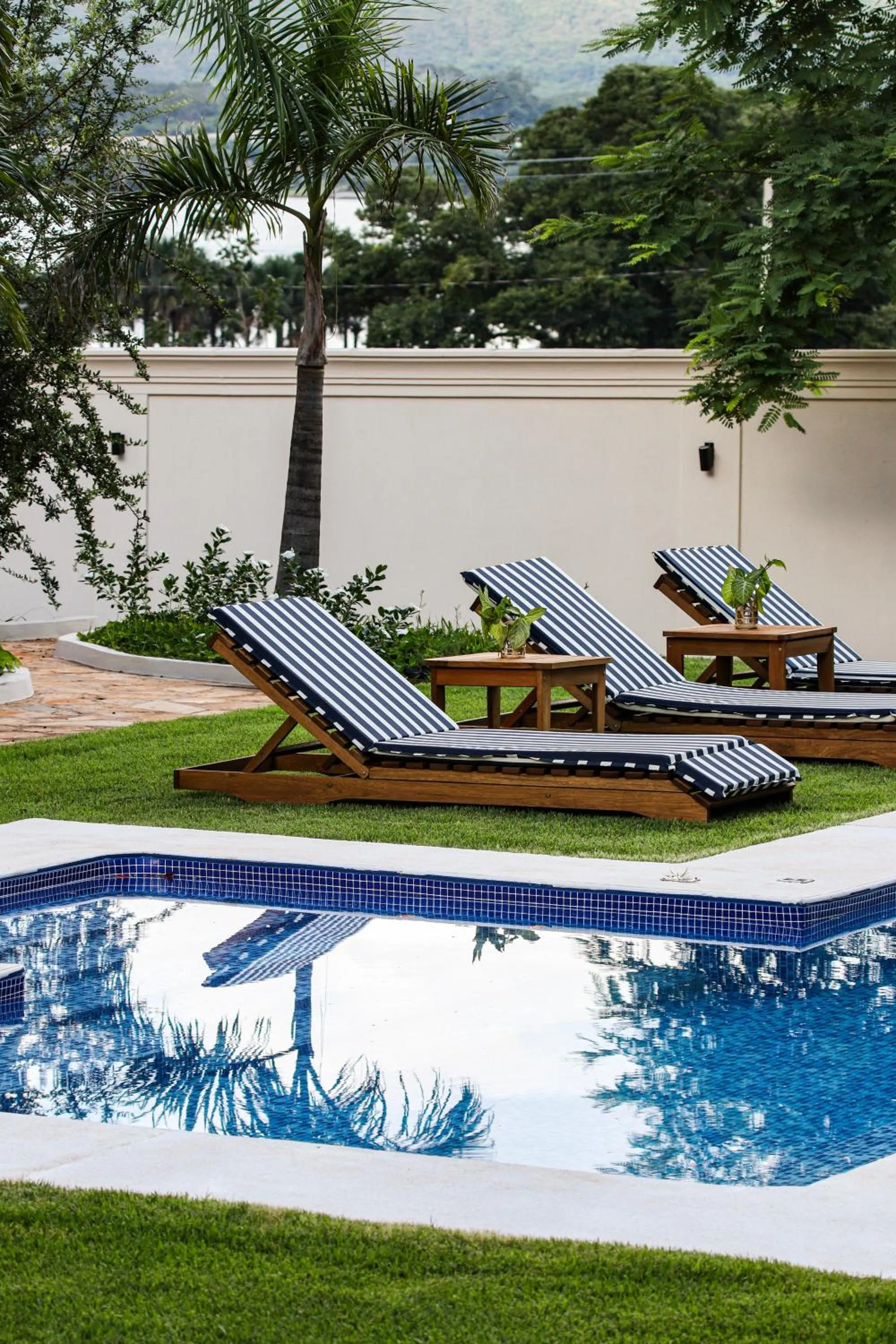 Swimming pool in Pousada Manacá Exclusive Suítes