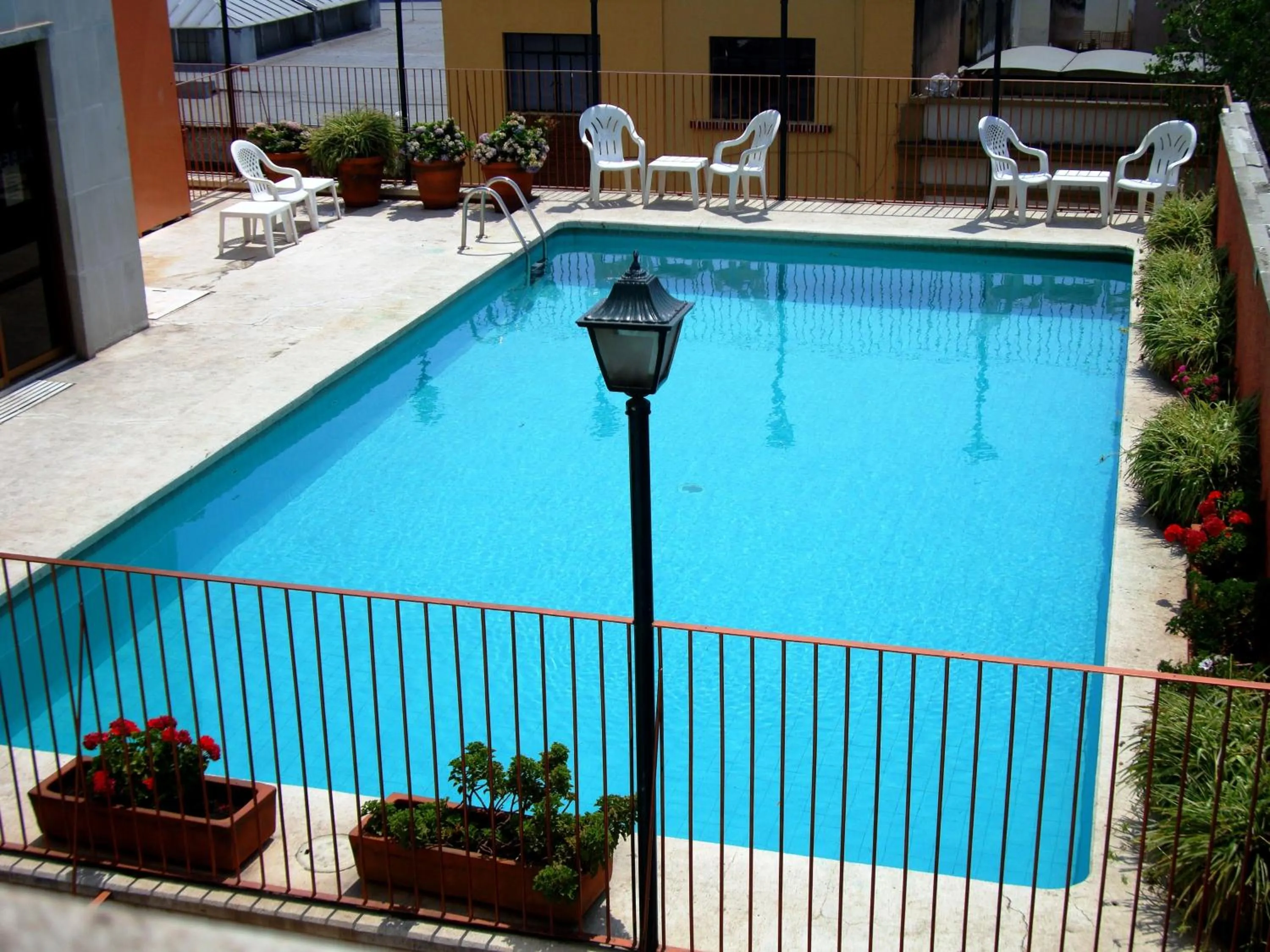 Swimming pool in Hotel Cervantes