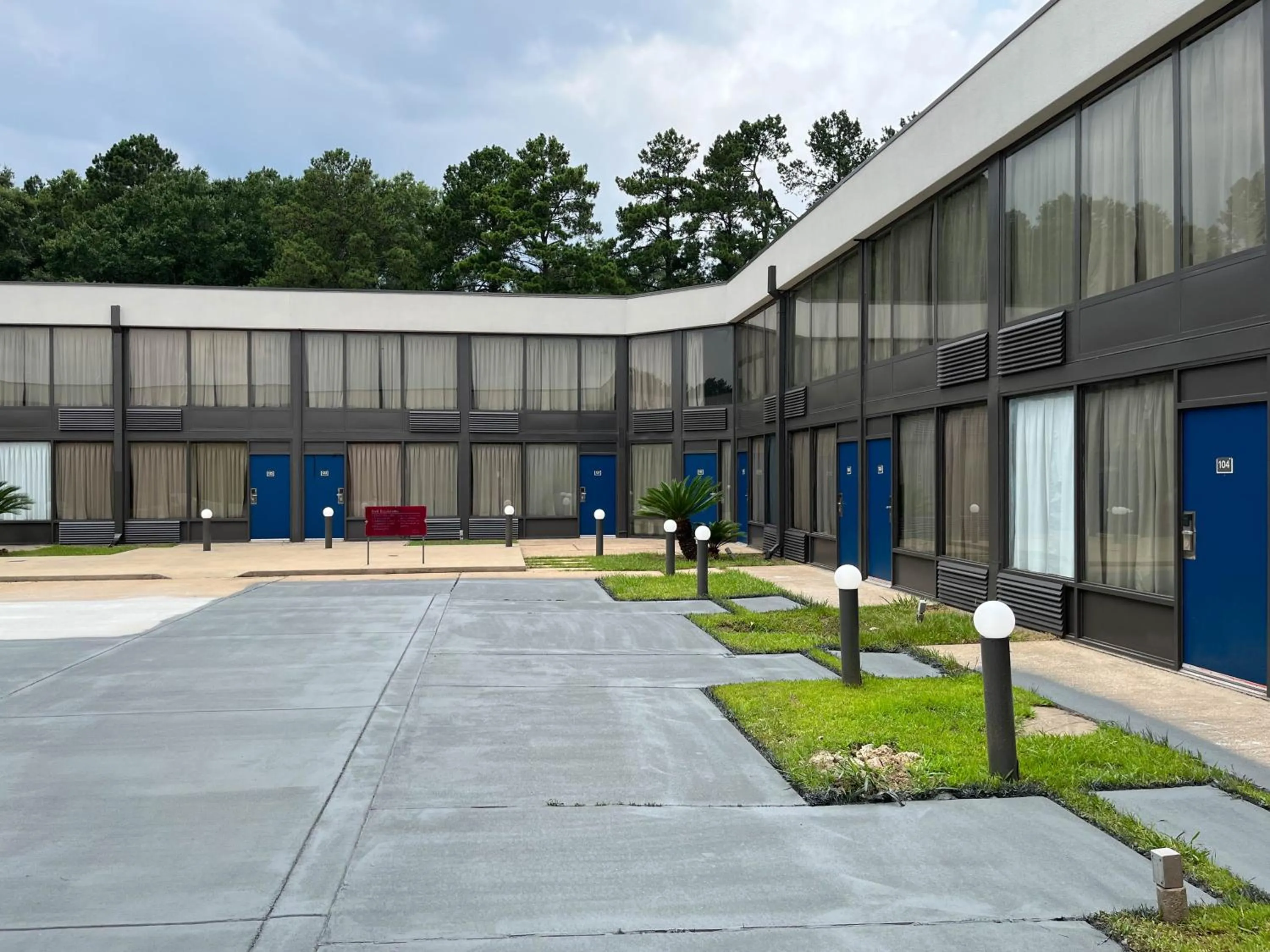 Property building in Motel 6 Nacogdoches TX SFA University