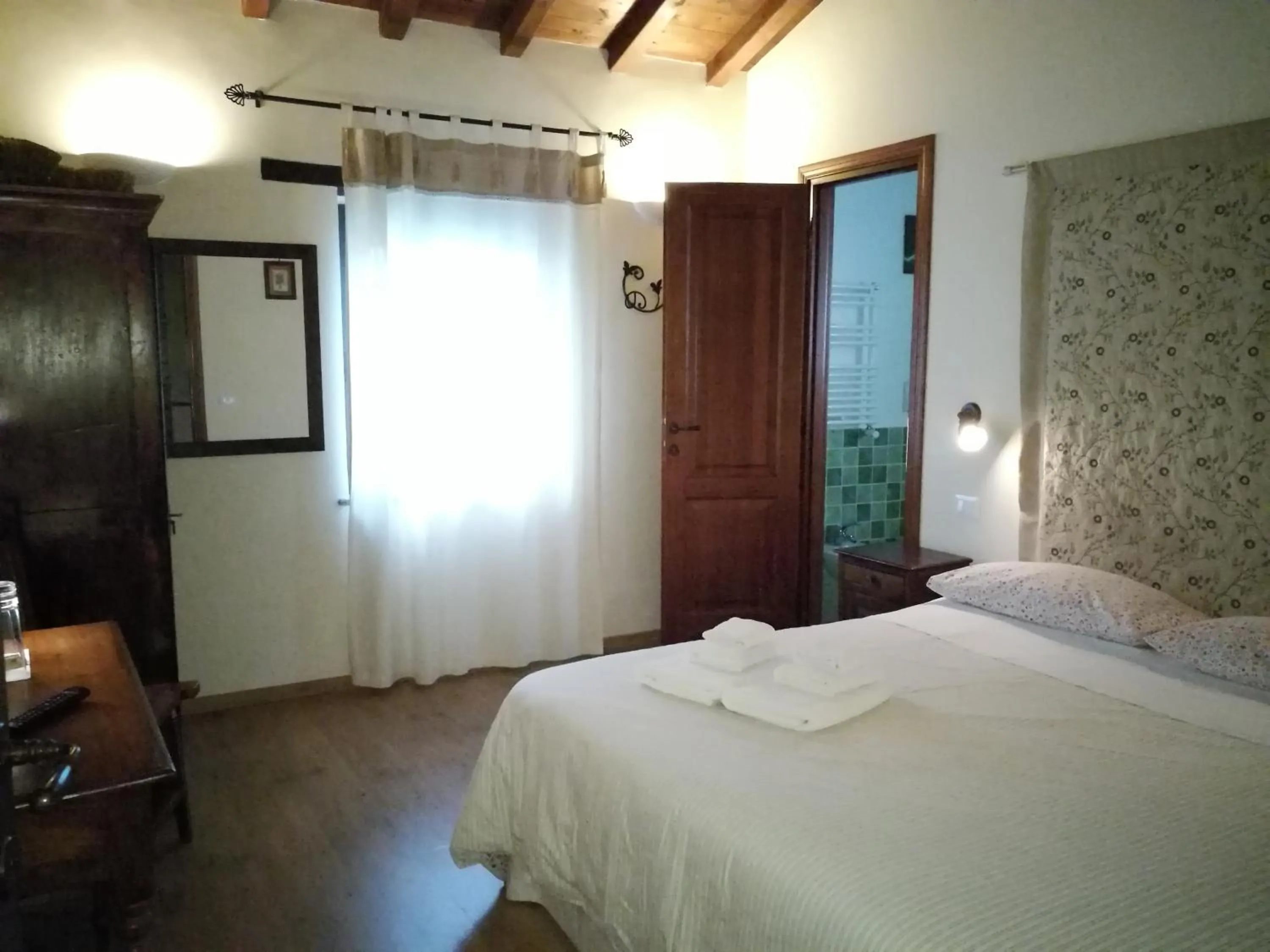Photo of the whole room, Bed in Podere Pontepietra