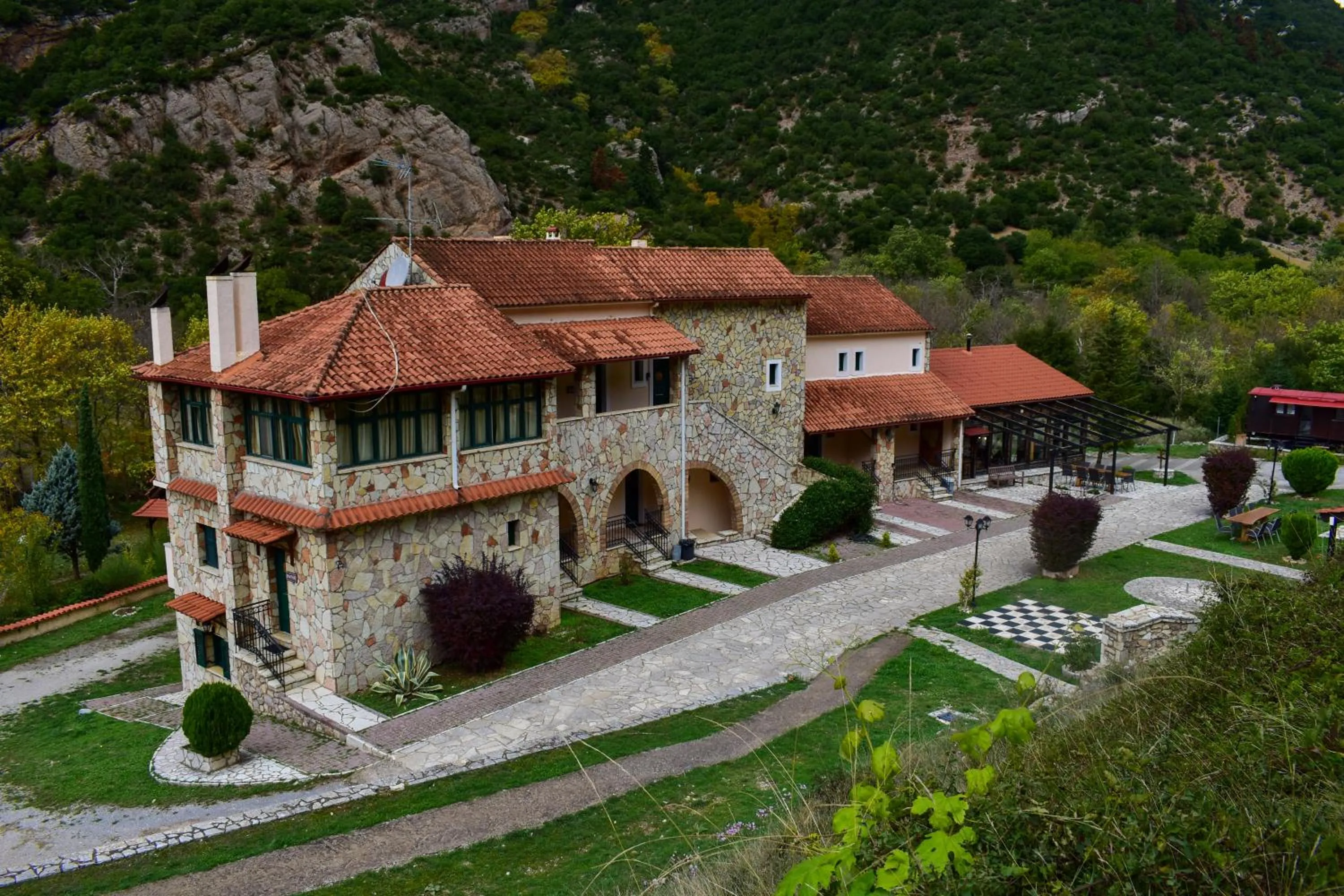 Muntenia Inn Apartments and Suites