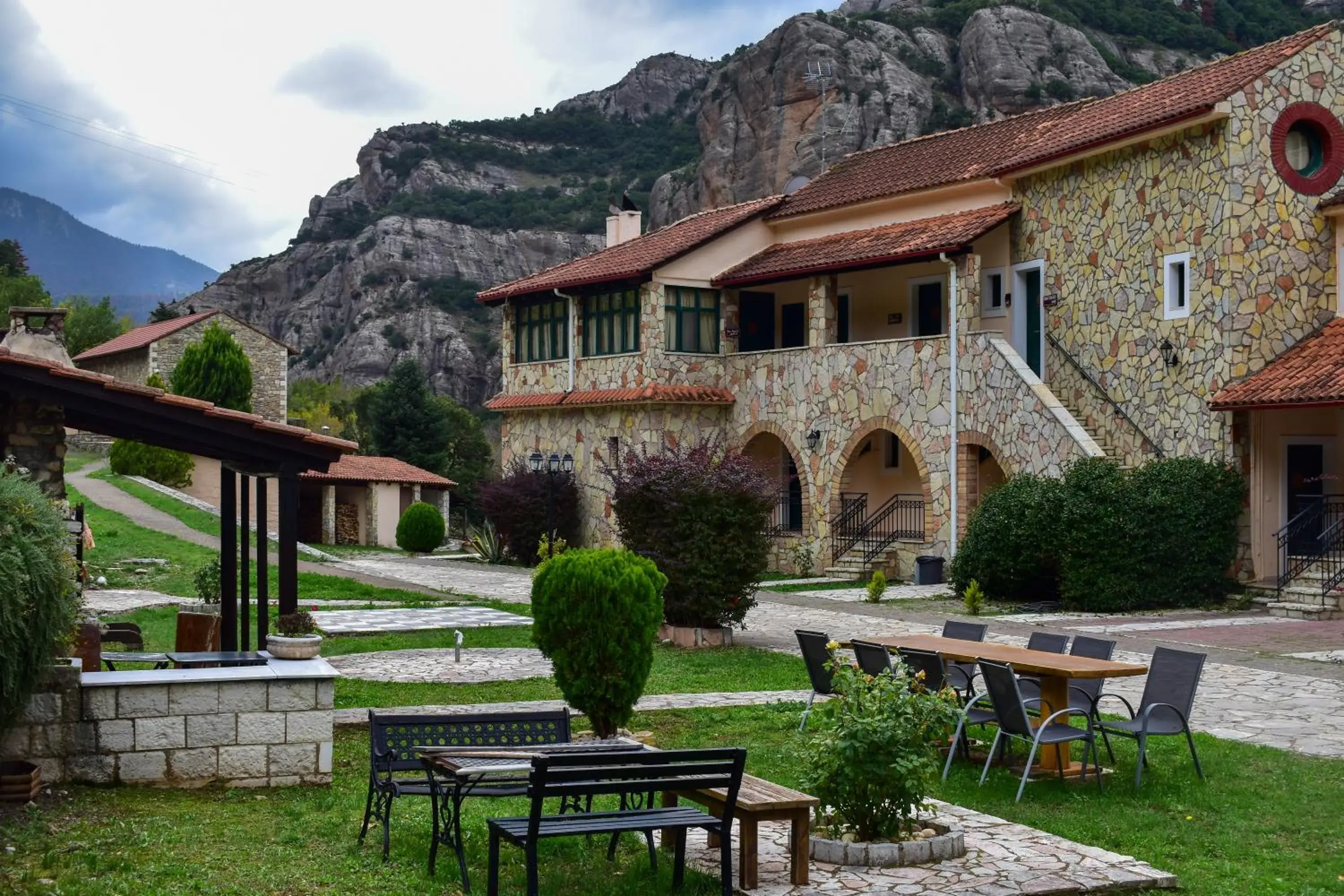 Muntenia Inn Apartments and Suites Muntenia Inn Apartments and Suites