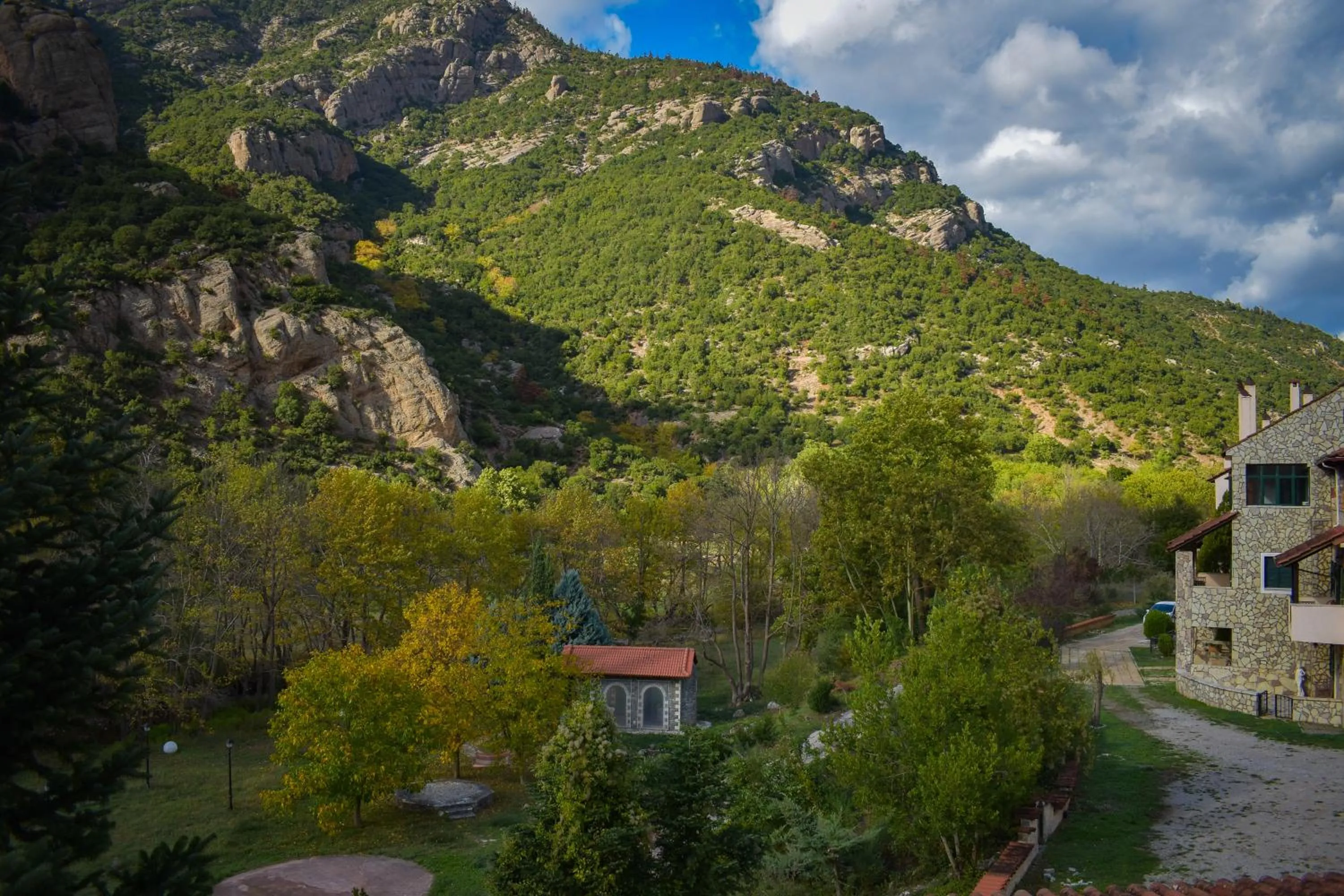 Muntenia Inn Apartments and Suites