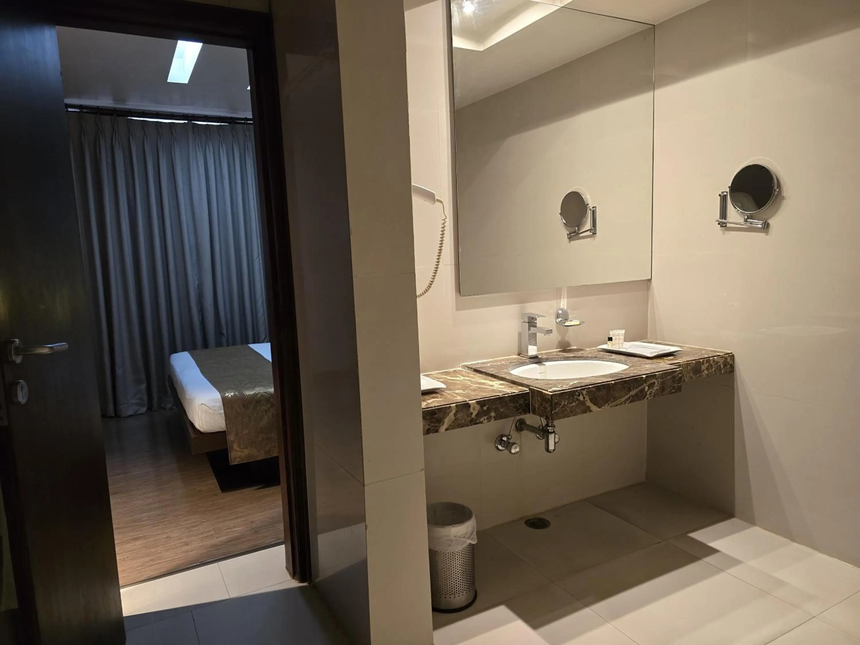 Bathroom in Hotel Daaysco Oley Allo