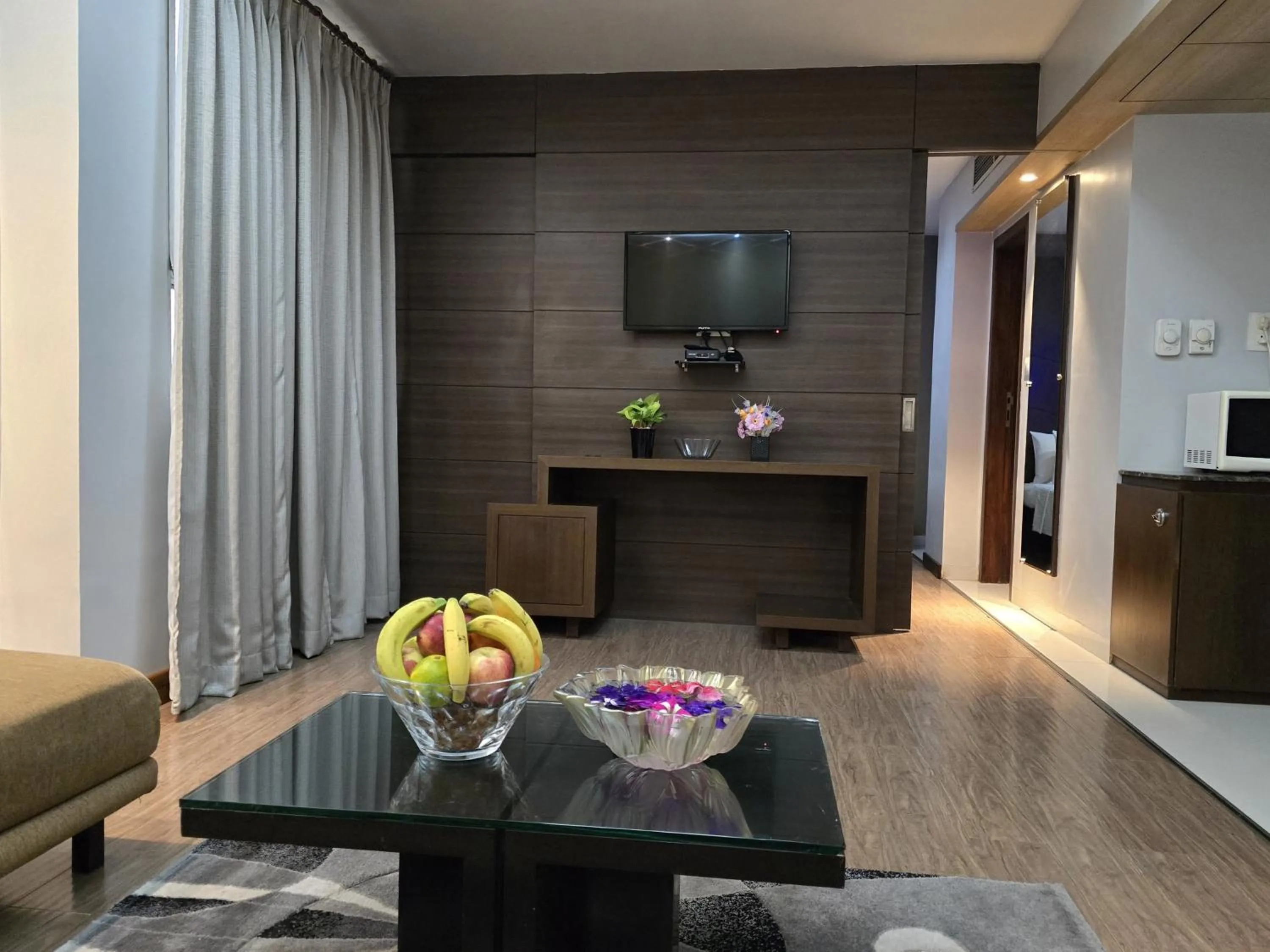 TV and multimedia in Hotel Daaysco Oley Allo