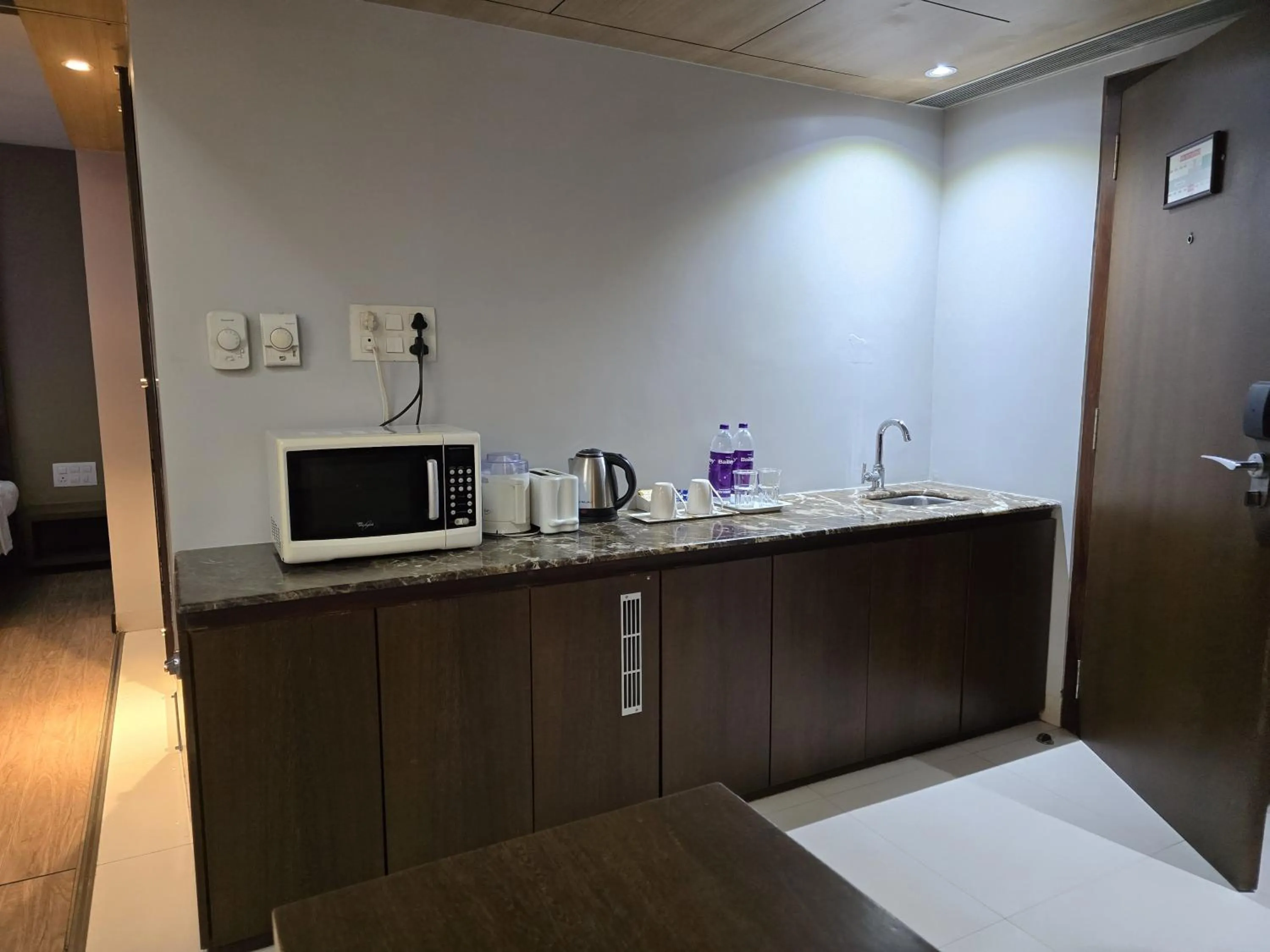 Kitchen or kitchenette in Hotel Daaysco Oley Allo