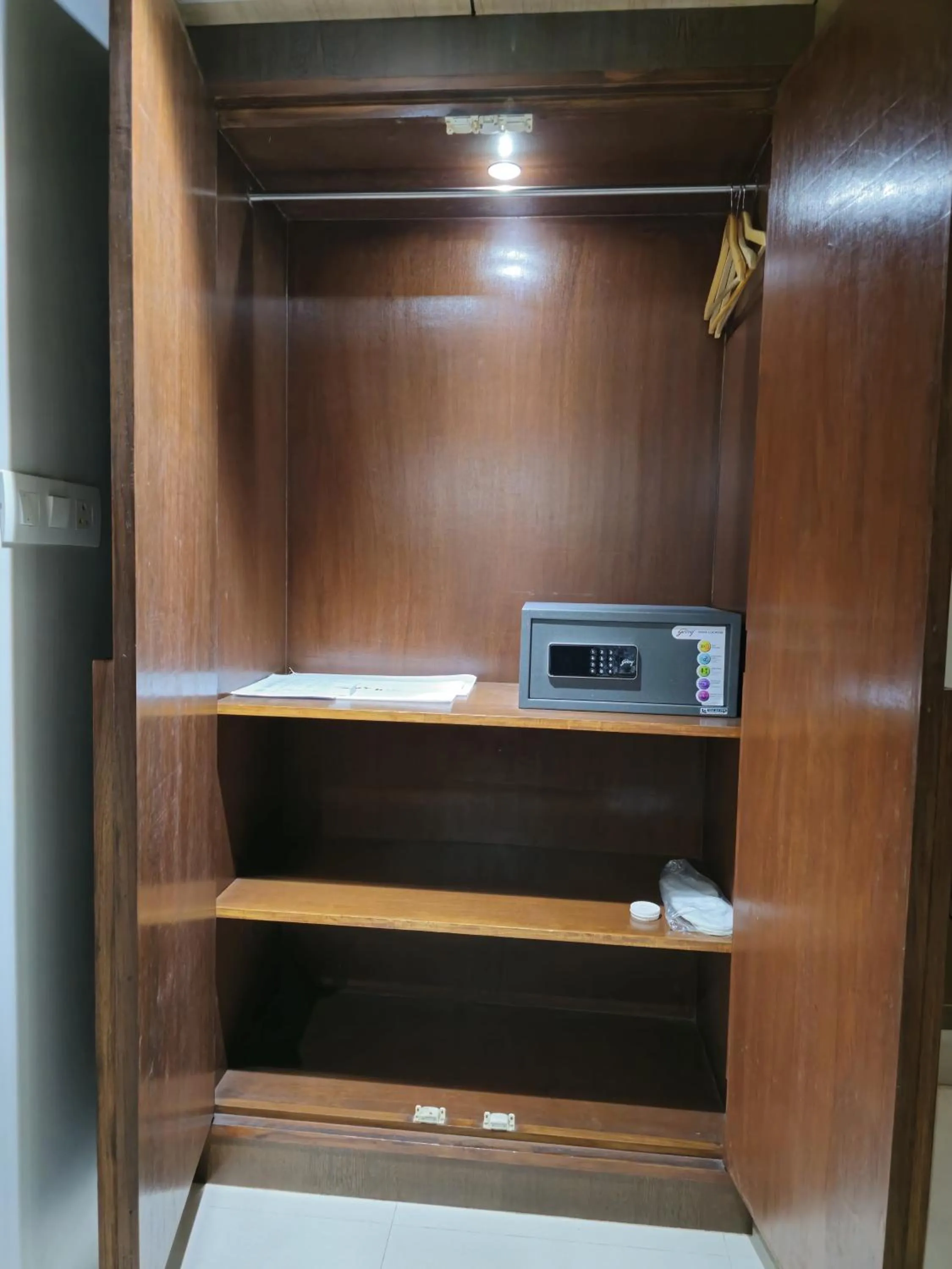 safe in Hotel Daaysco Oley Allo