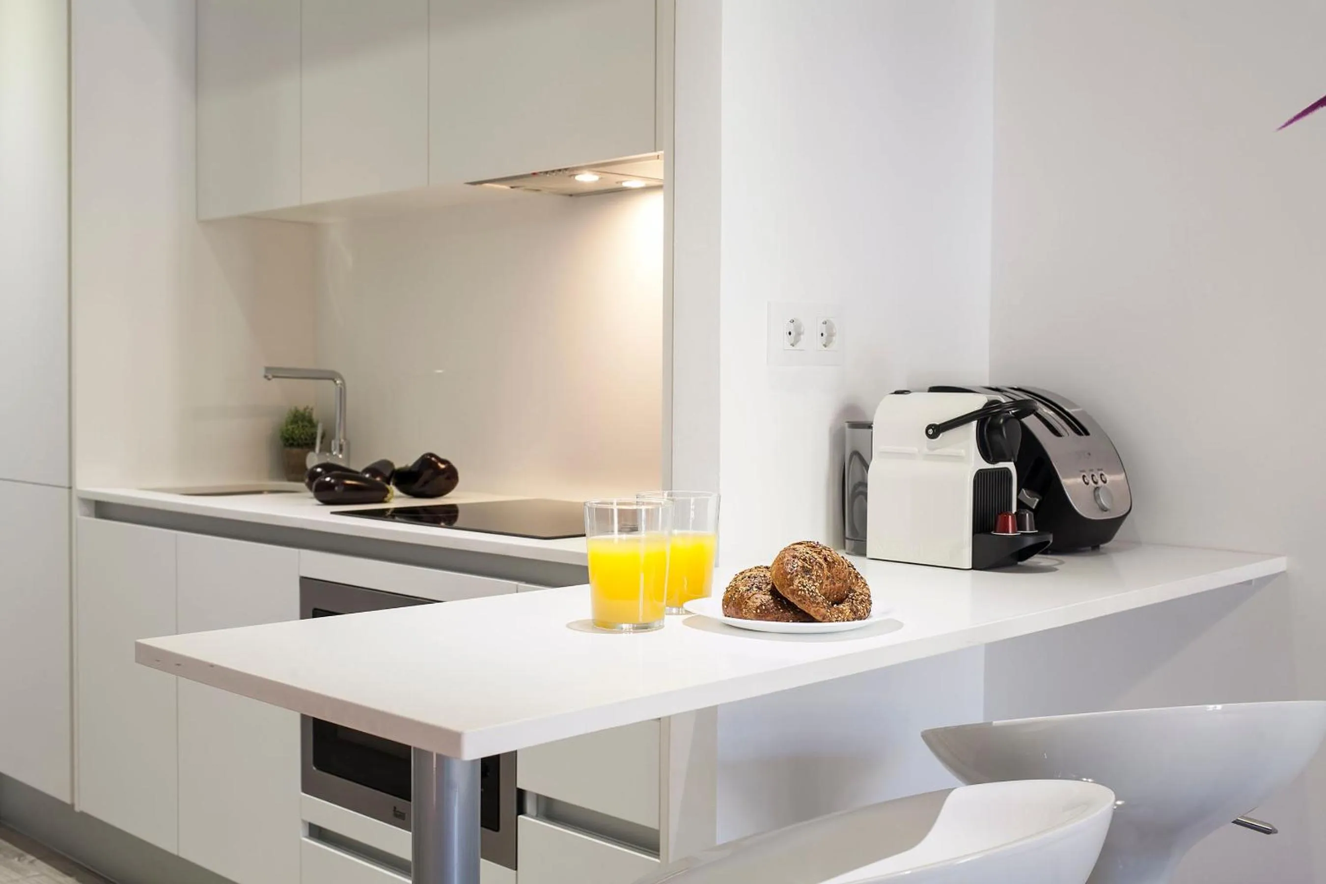 Kitchen or kitchenette in Habitat Apartments ADN