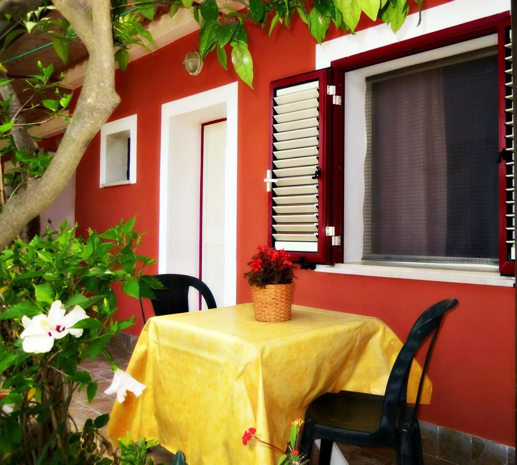 Facade/entrance in San Carlo - Terrazzo sul Mare con Ristorante e Pizzeria