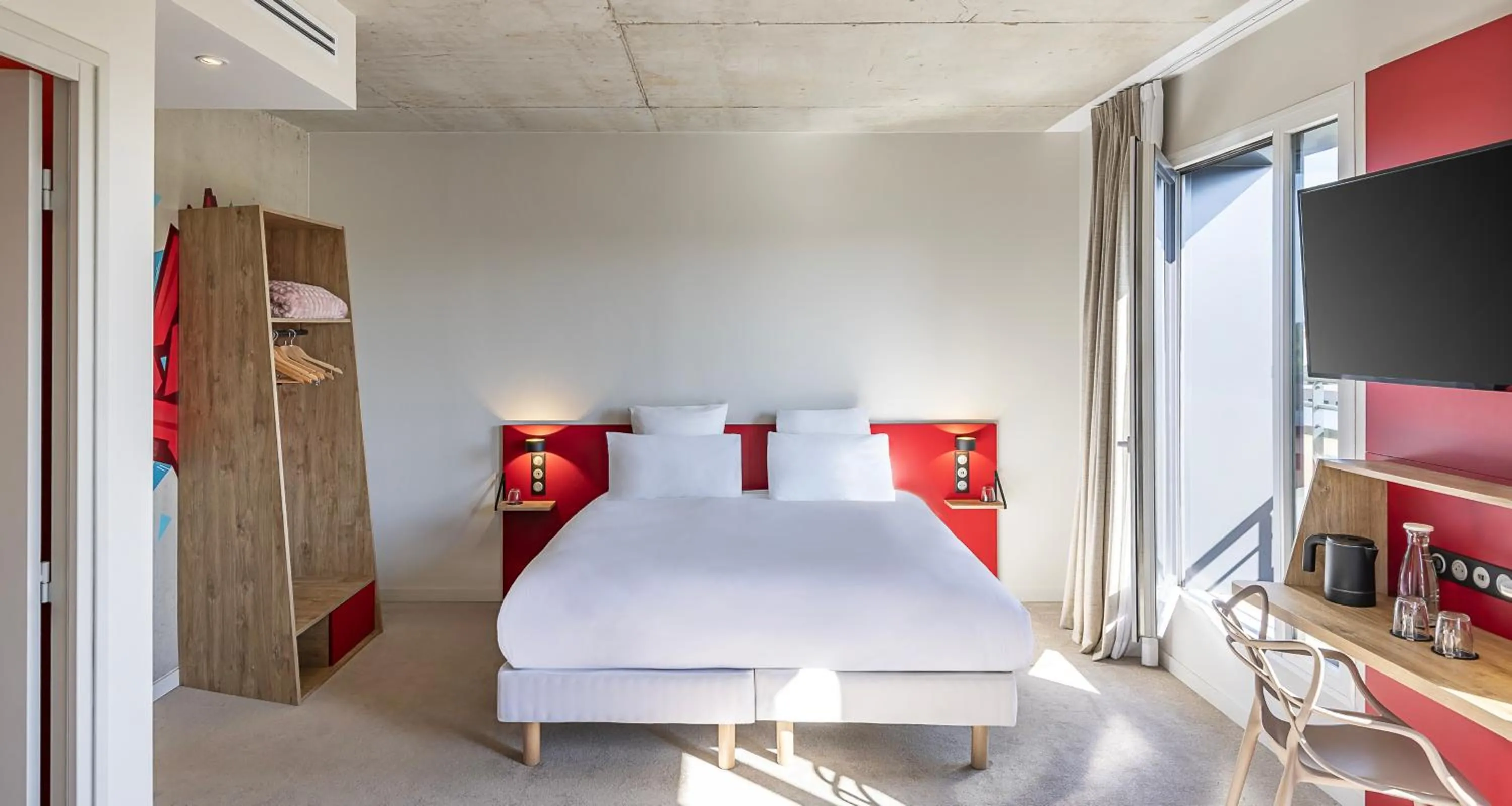 Bedroom, Bed in Best Western 11BAUER Paris Saint-Ouen