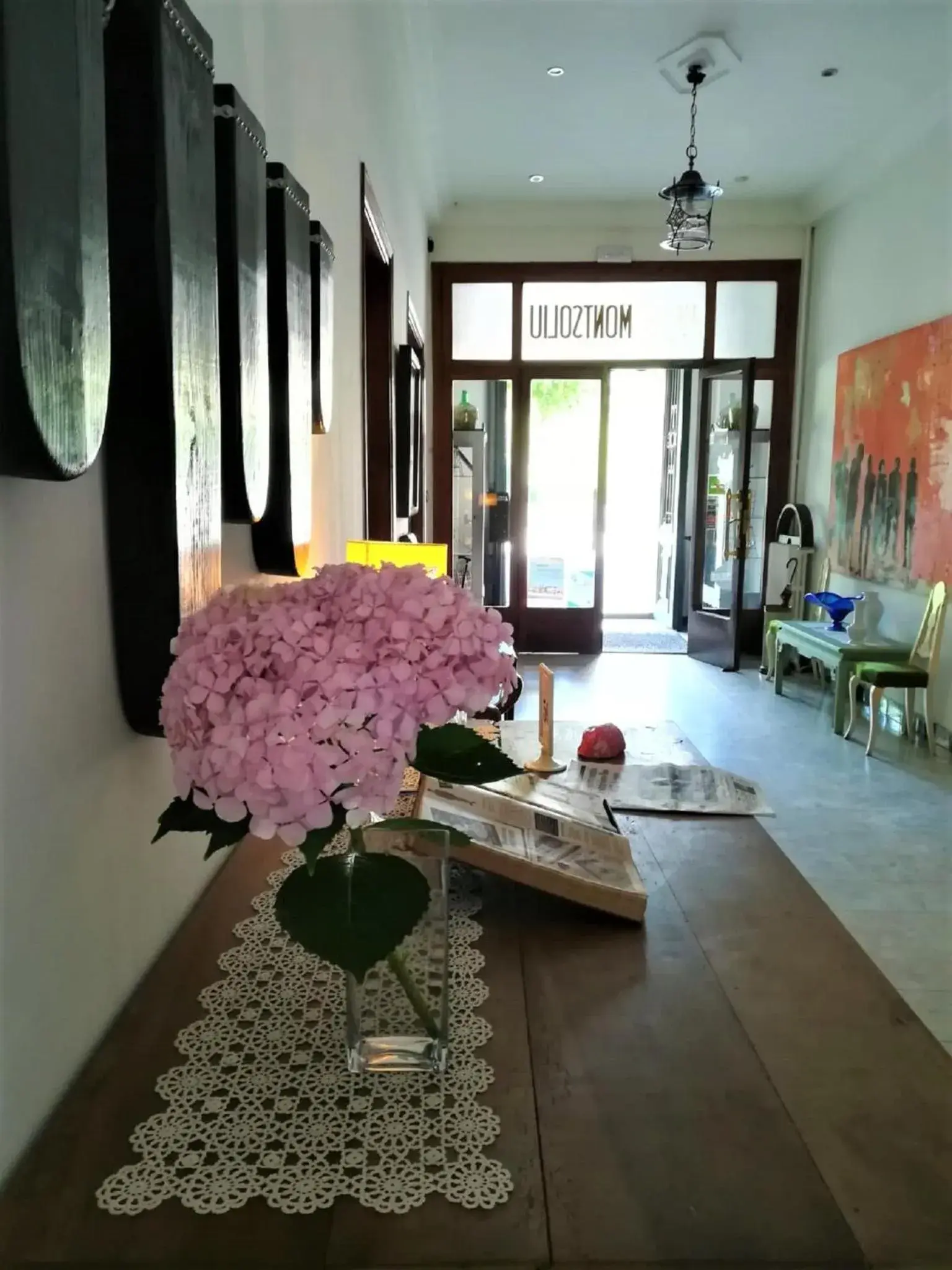 Lobby or reception in Hostal Montsoliu Lobby or reception in Hostal Montsoliu