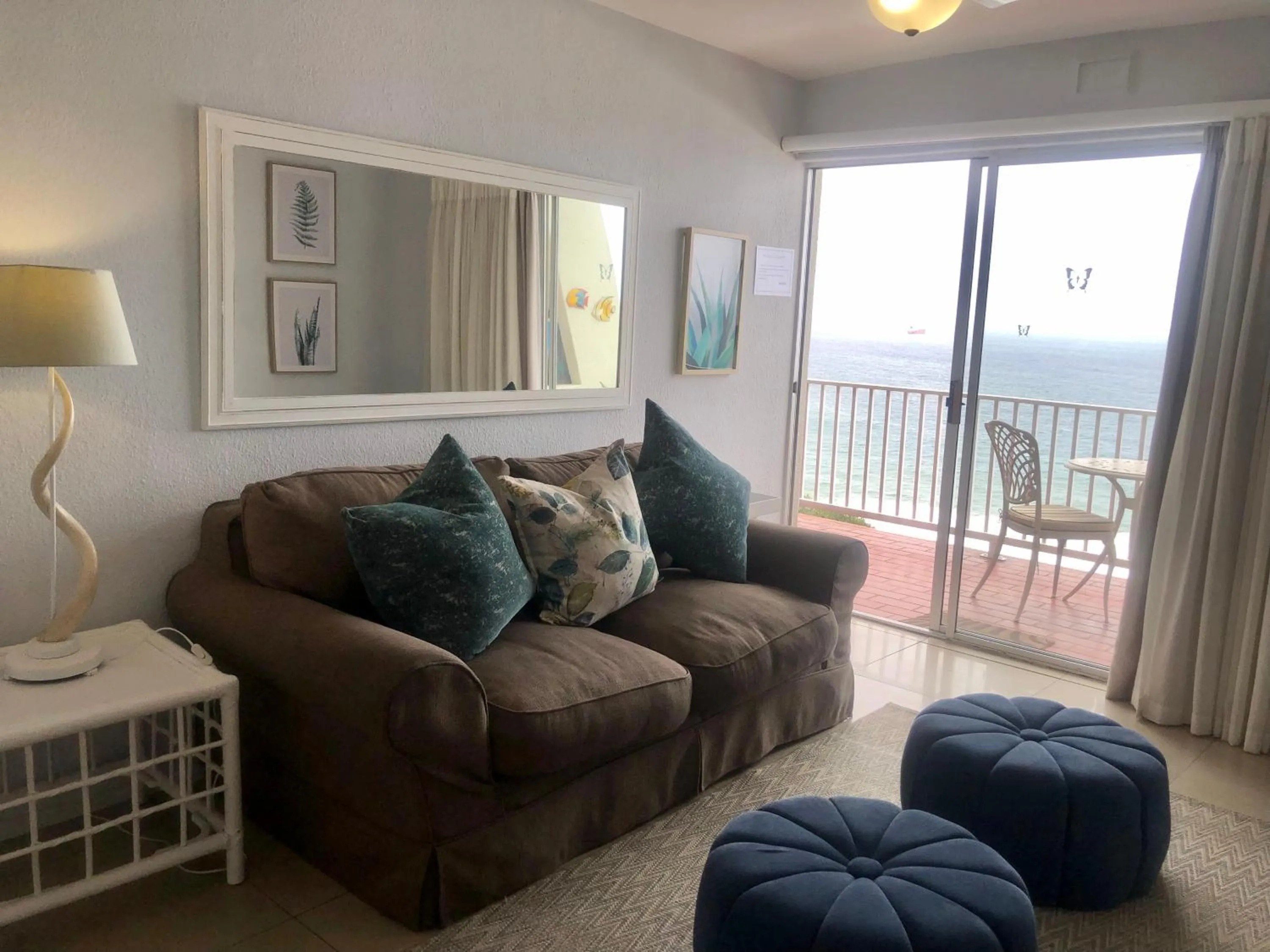 Seating area in Sands Beach Breaks Umdloti Beach View