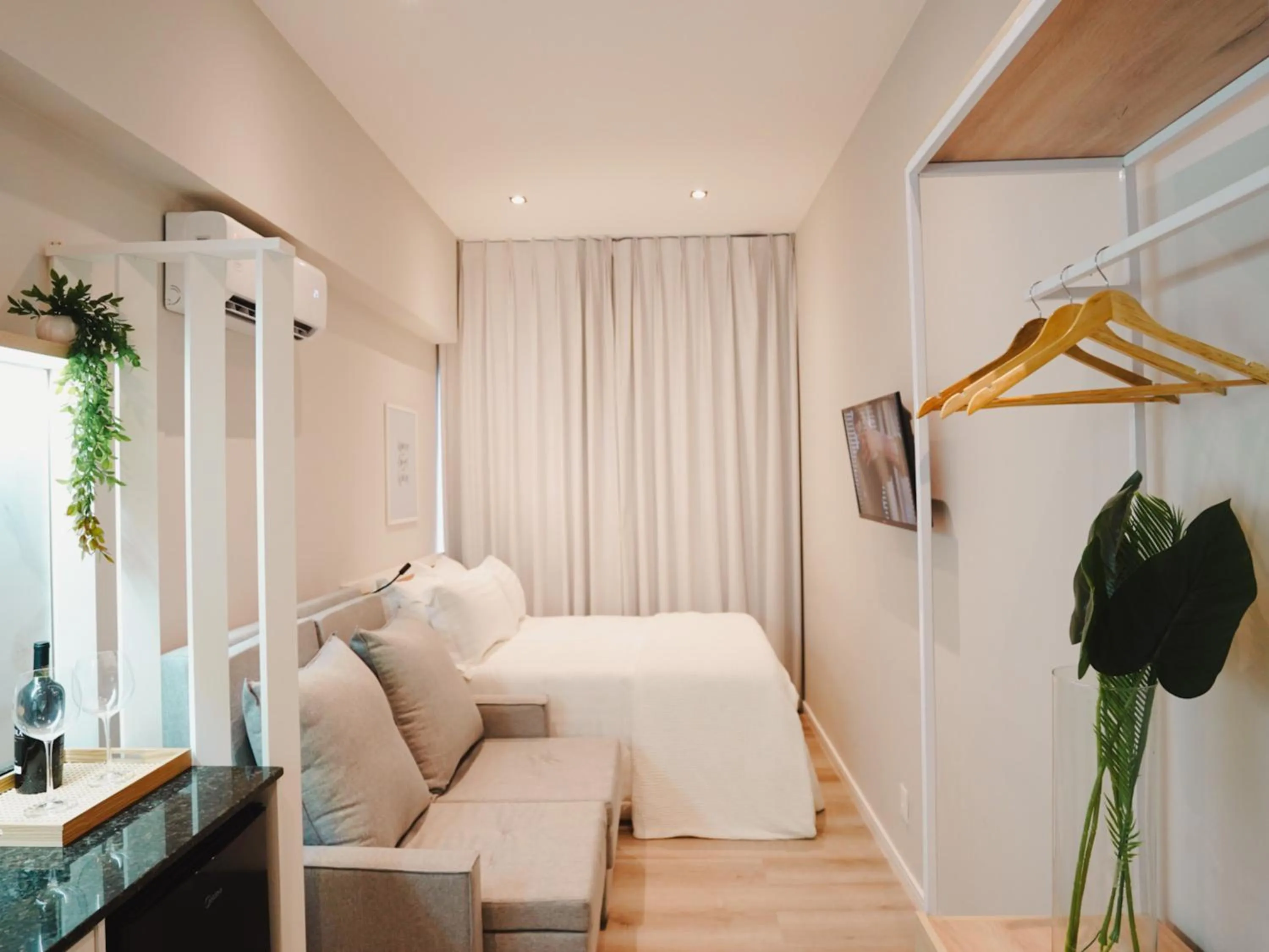 Photo of the whole room, Bed in Apê Pátio Paulista