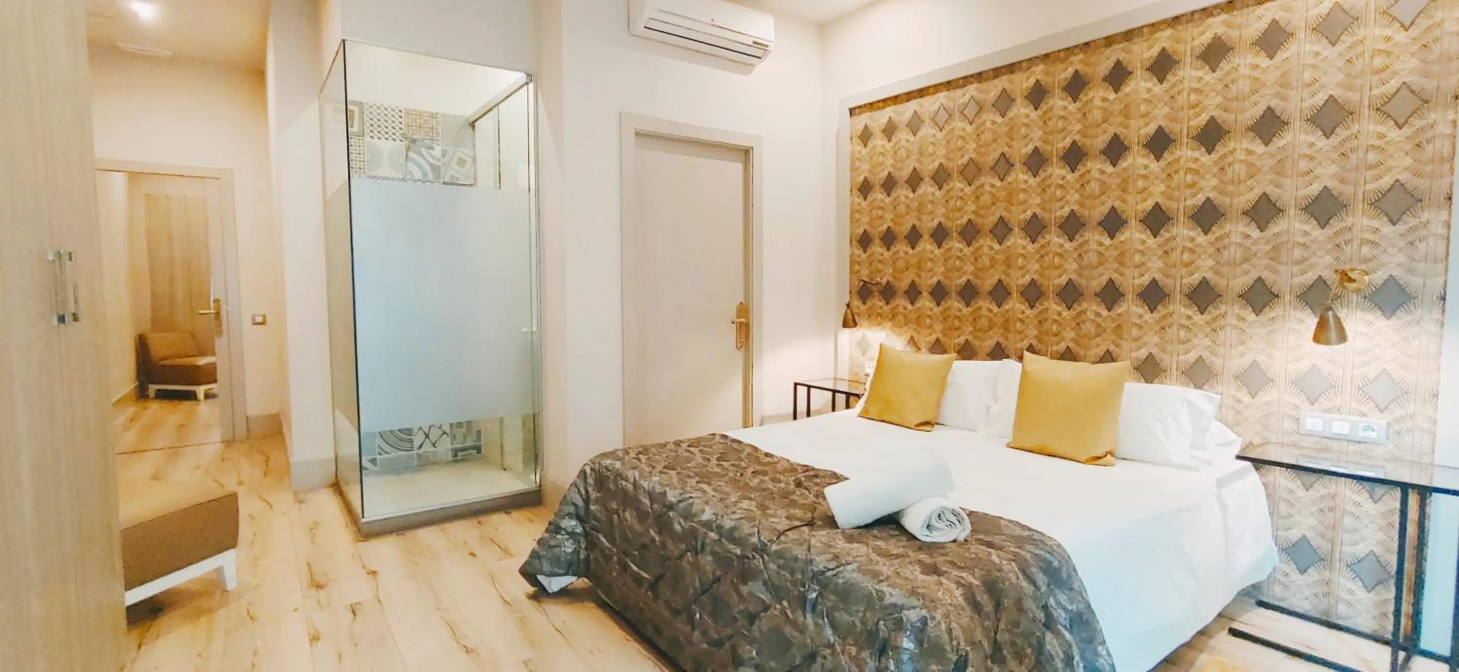 Photo of the whole room, Bed in Casa Balmes