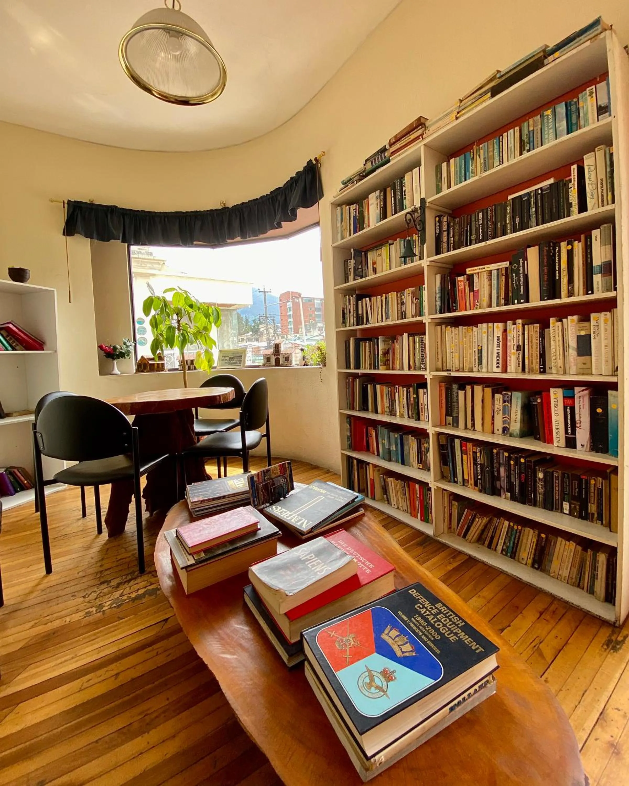 Library in Hotel Casa Franciscana