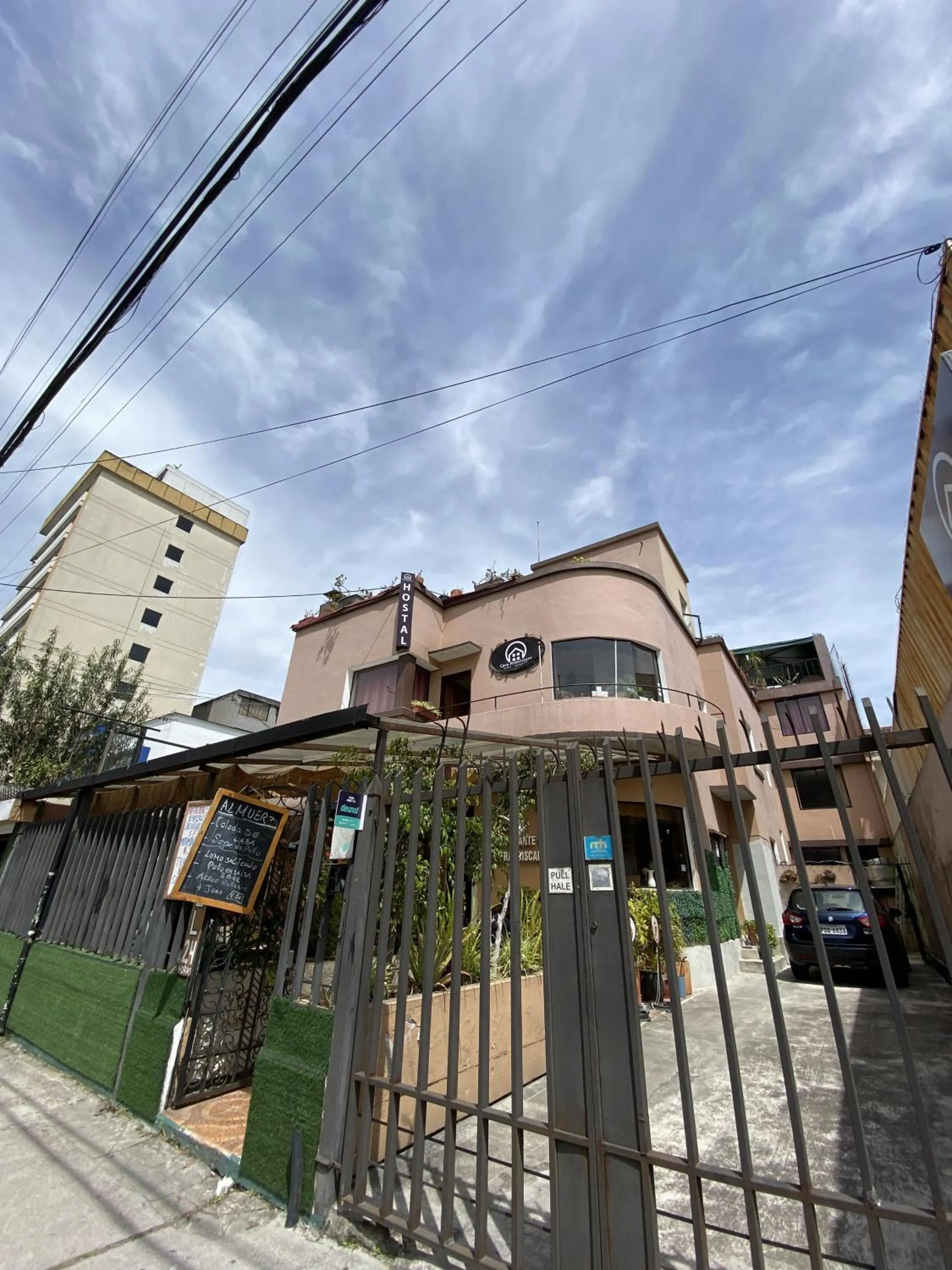 Property building in Hotel Casa Franciscana