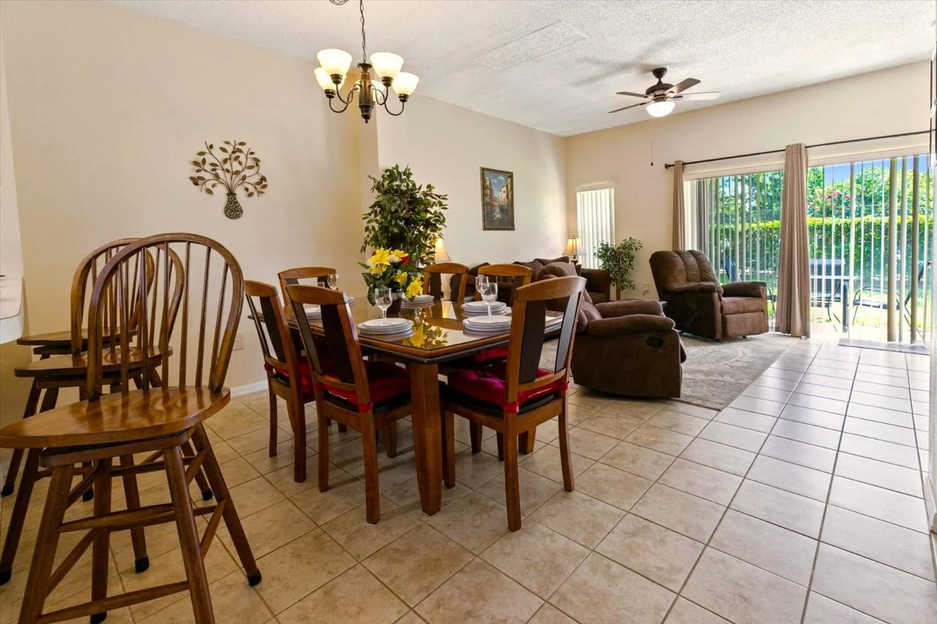 Living room in 8569 Crystal Cove