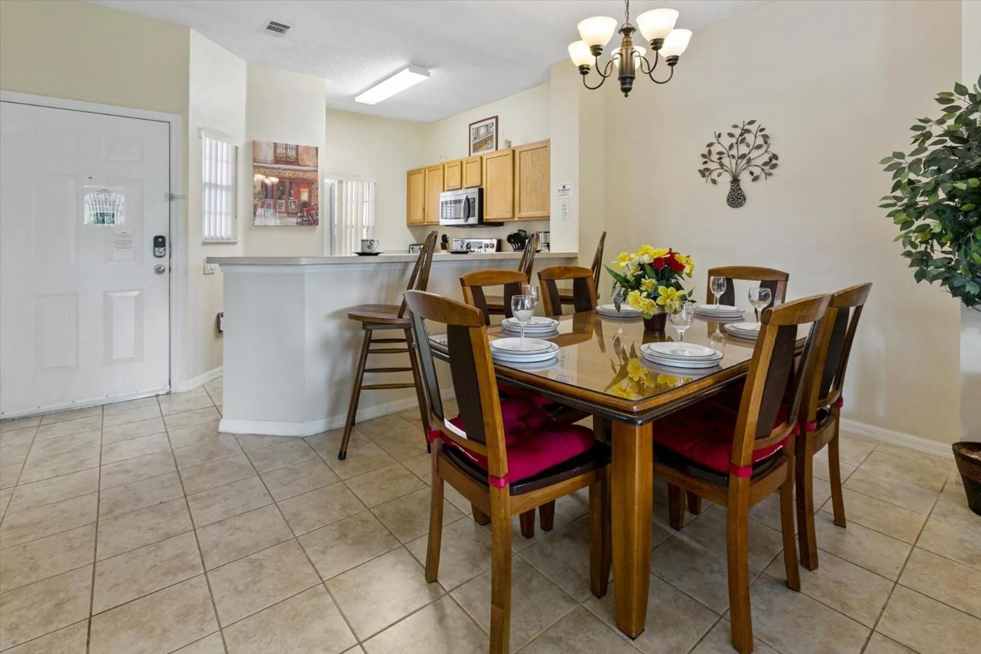 Dining area in 8569 Crystal Cove