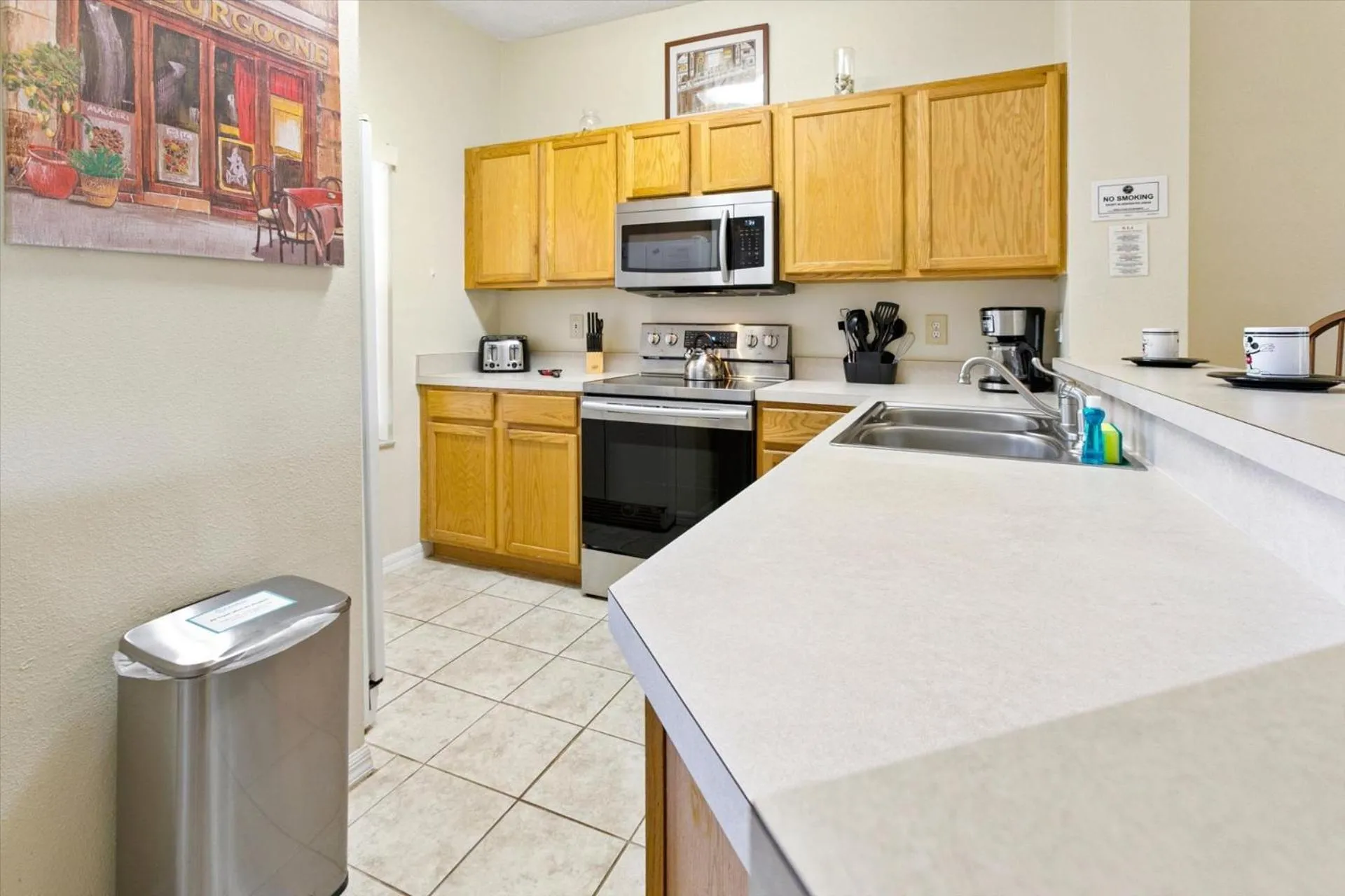 Kitchen or kitchenette in 8569 Crystal Cove