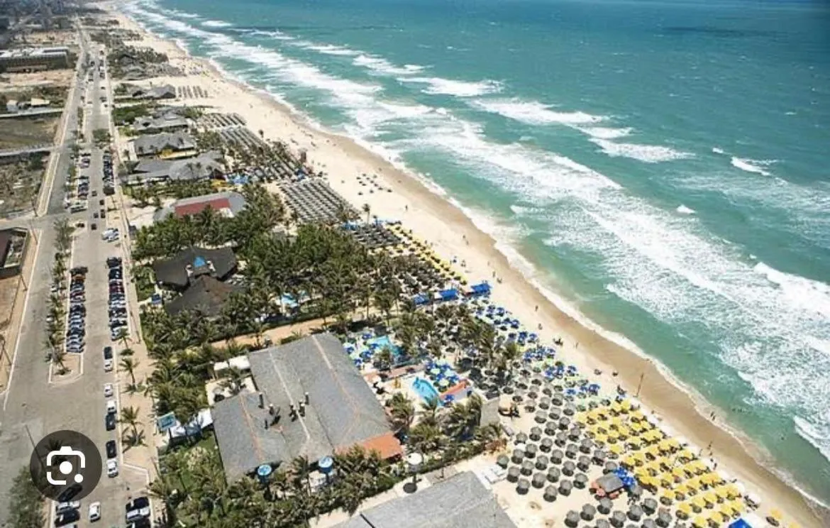 Restaurant/places to eat in Village Cartier Beach