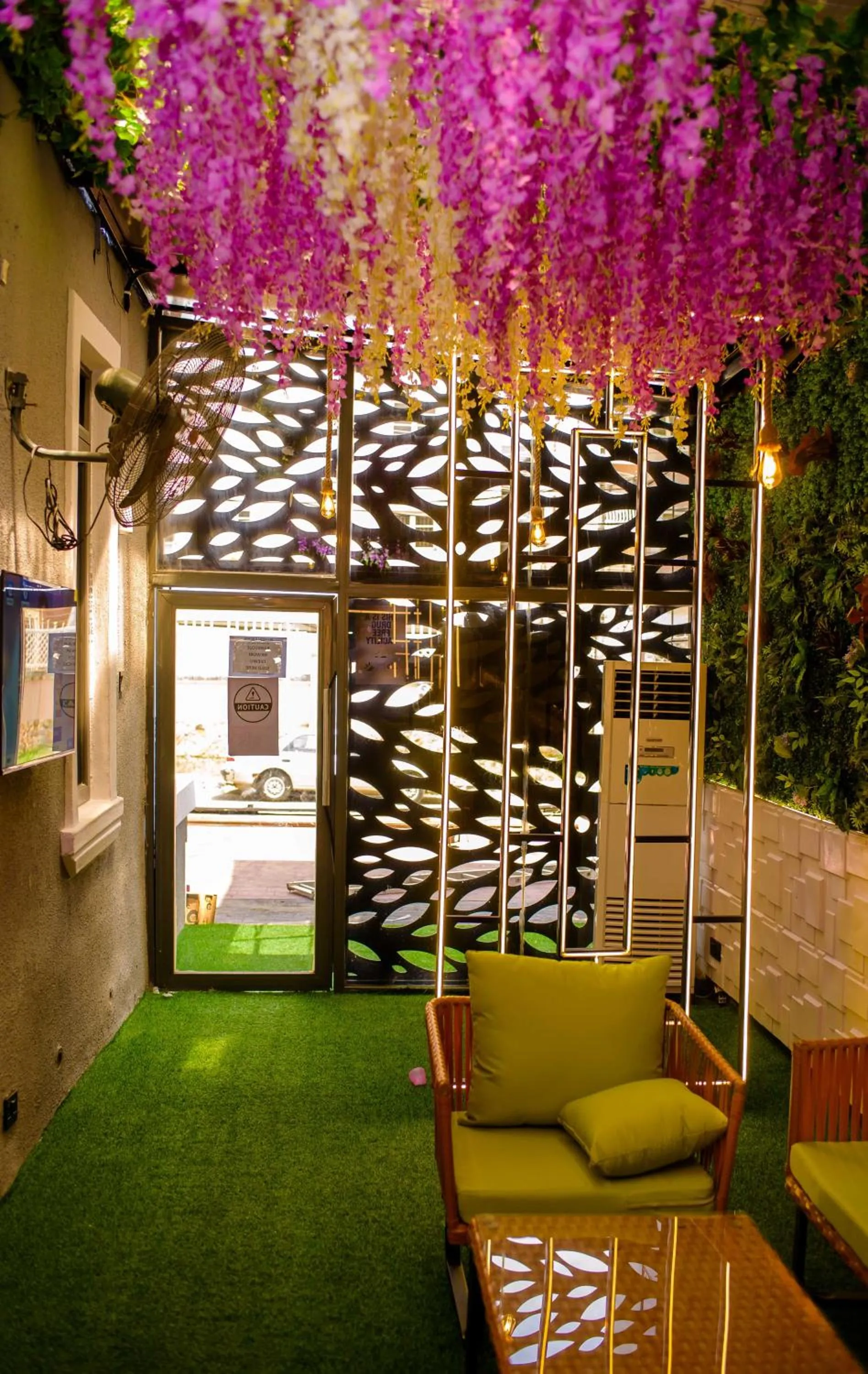 Lounge or bar in Elcastillo Homes