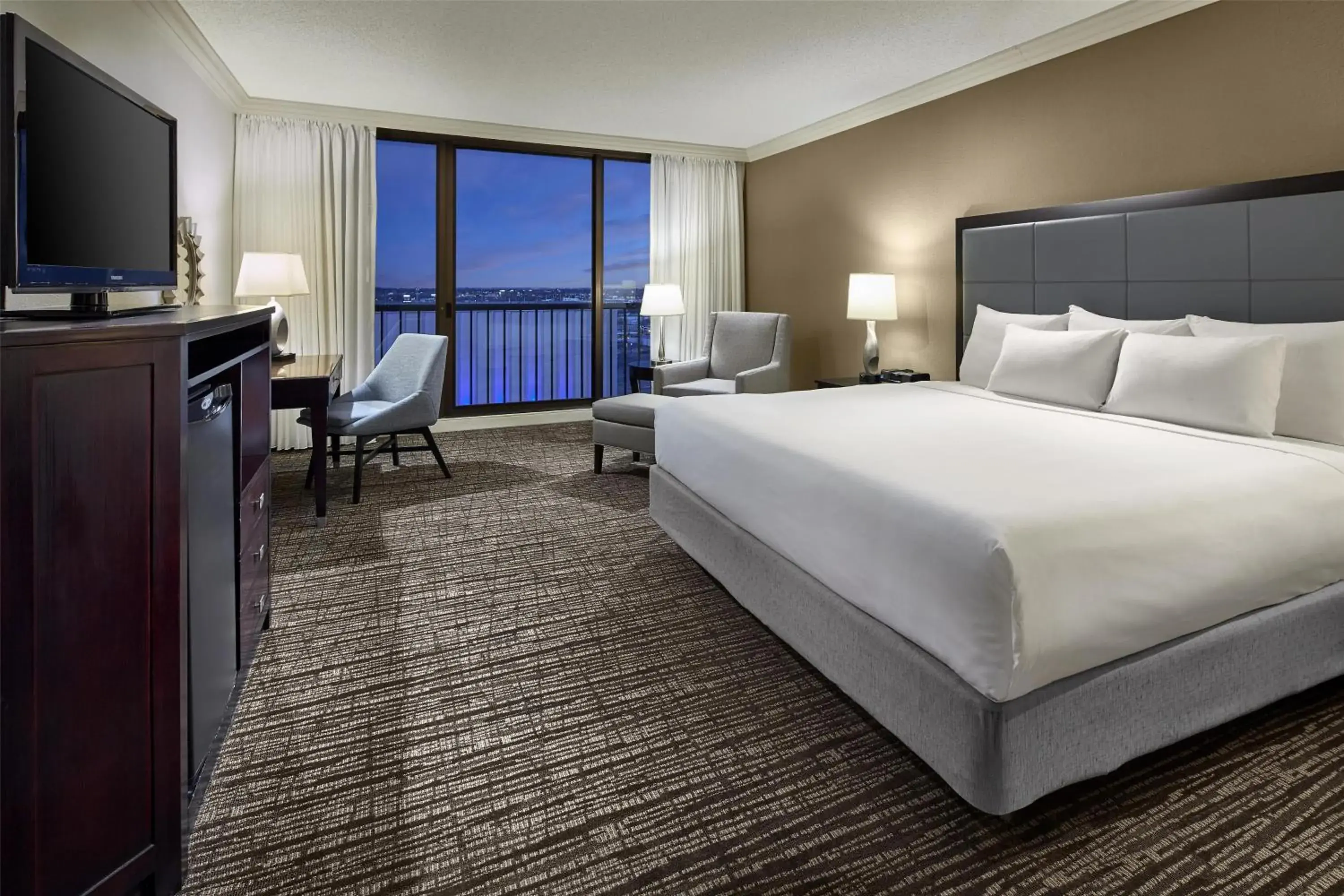 Bedroom, Bed in Hyatt Regency Tulsa Downtown Bedroom, Bed in Hyatt Regency Tulsa Downtown