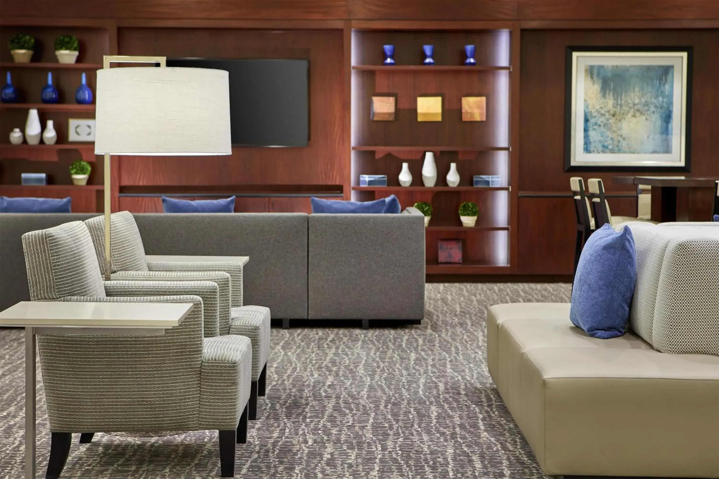 Lounge or bar in Hyatt Regency Tulsa Downtown Lounge or bar in Hyatt Regency Tulsa Downtown