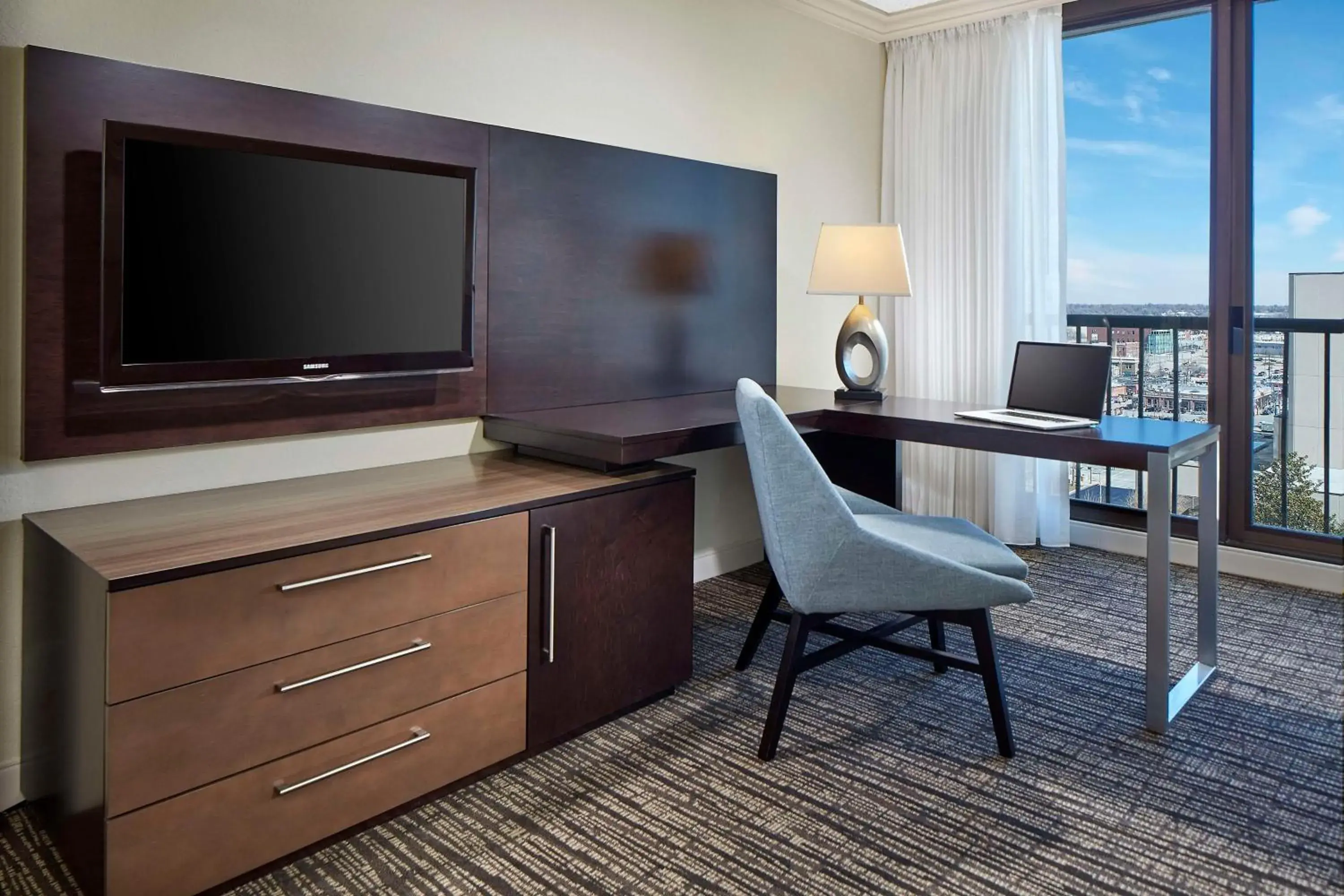 Bedroom in Hyatt Regency Tulsa Downtown Bedroom in Hyatt Regency Tulsa Downtown